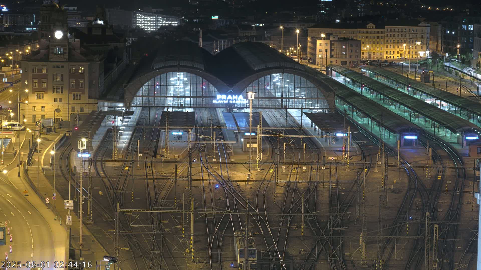 Prague Main Train  Station Live Cam & Praha City Skyline Live Cam, (Praha Hlavní Nádraží)- Vinohrady, Prague, Czechia