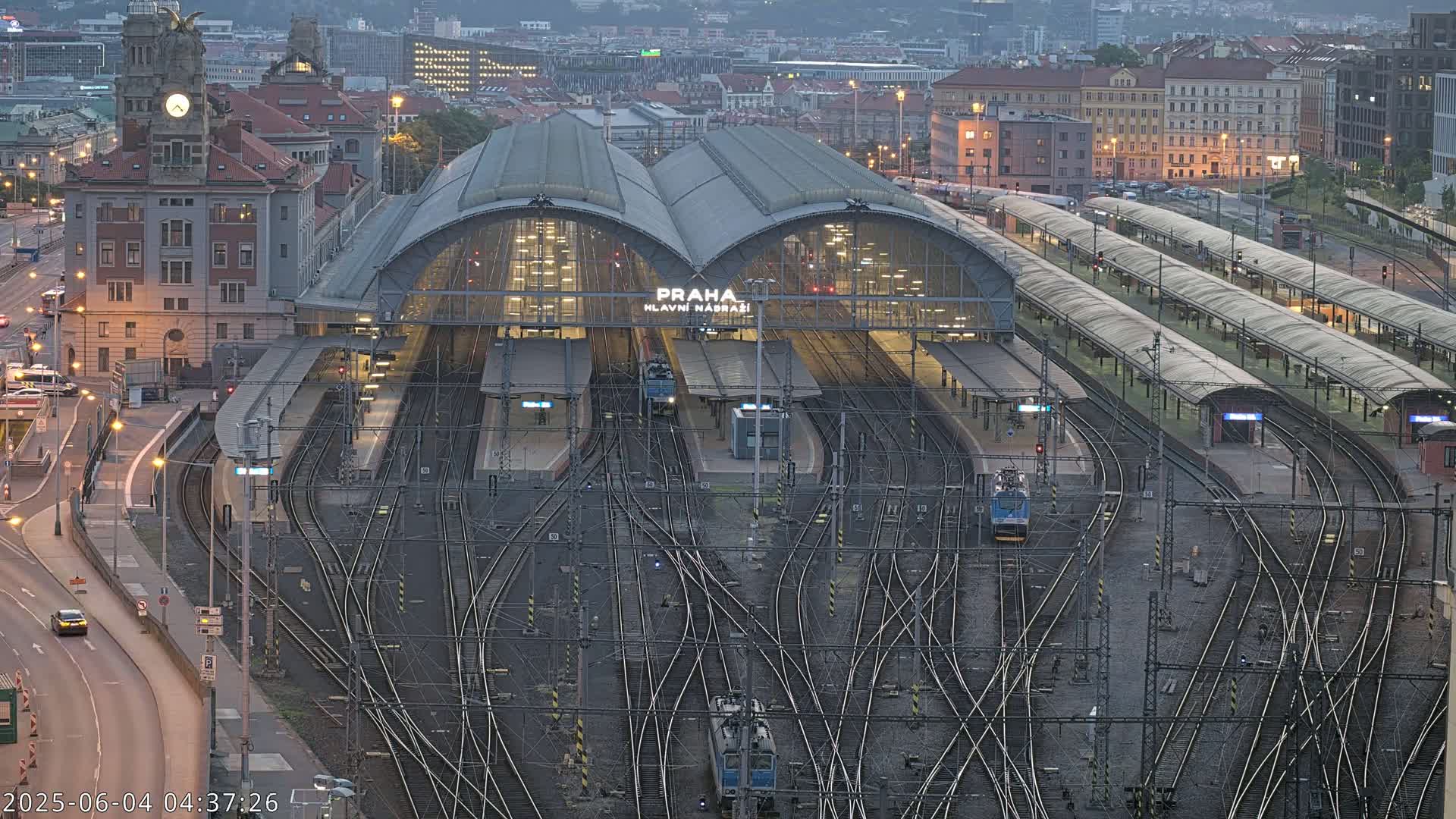 Prague Main Train  Station Live Cam & Praha City Skyline Live Cam, (Praha Hlavní Nádraží)- Vinohrady, Prague, Czechia