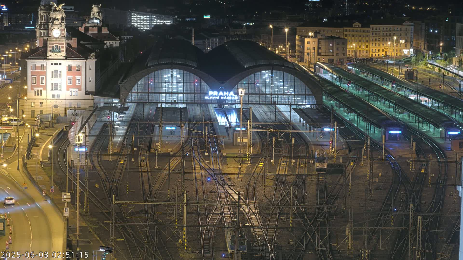Prague Main Train  Station Live Cam & Praha City Skyline Live Cam, (Praha Hlavní Nádraží)- Vinohrady, Prague, Czechia