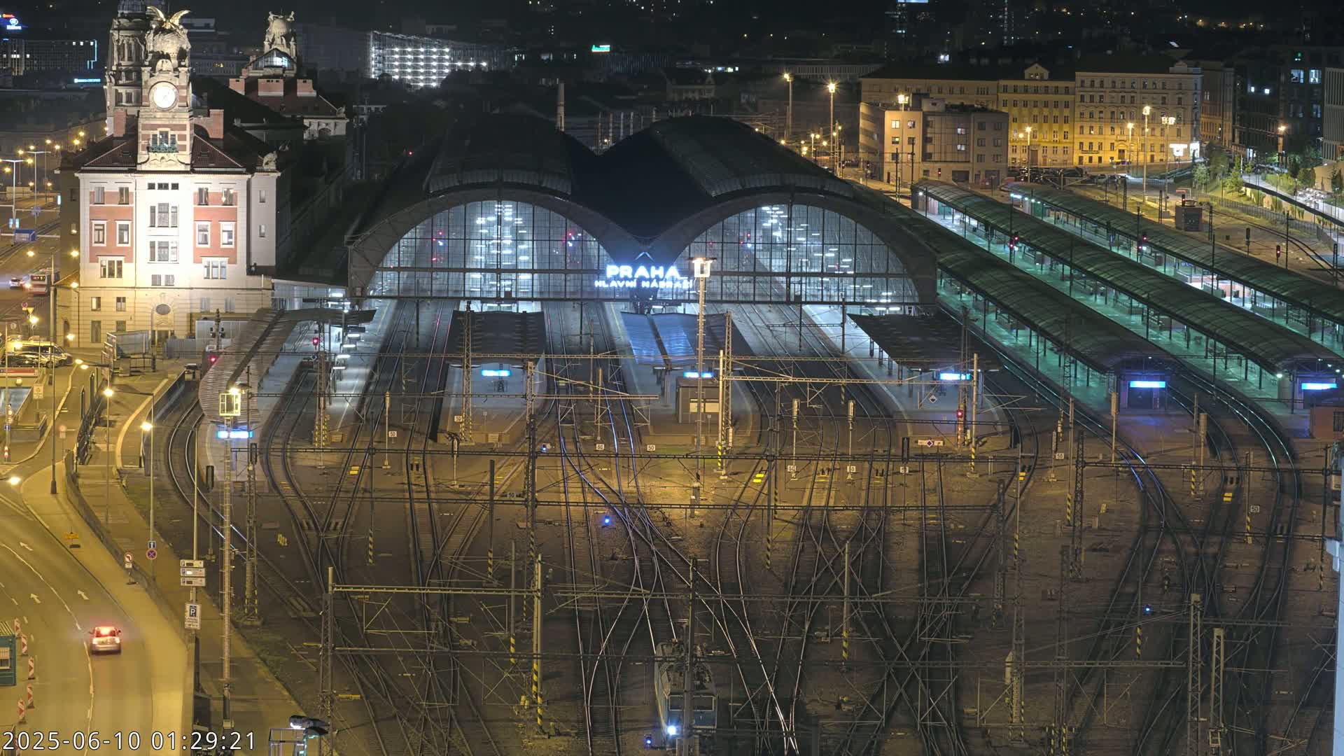 Prague Main Train  Station Live Cam & Praha City Skyline Live Cam, (Praha Hlavní Nádraží)- Vinohrady, Prague, Czechia