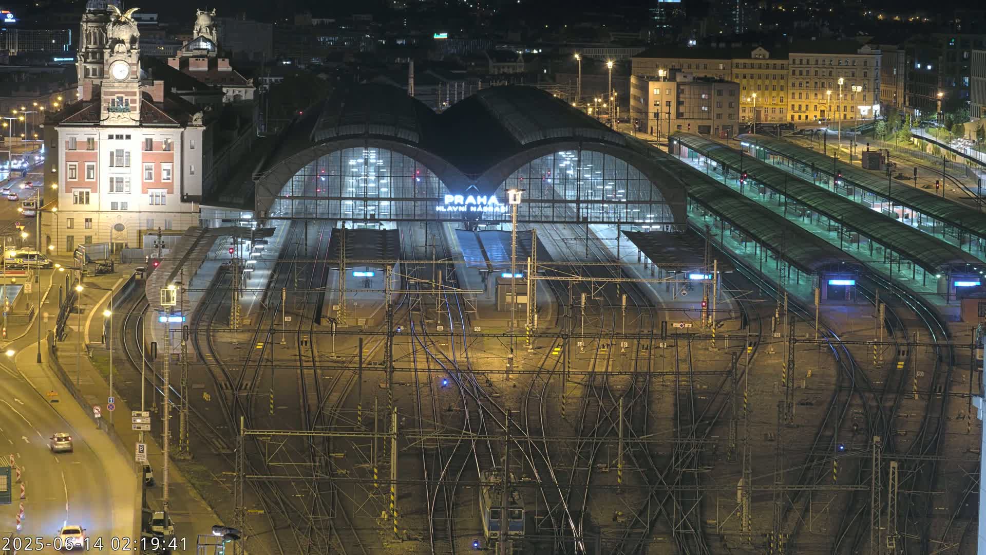 Prague Main Train  Station Live Cam & Praha City Skyline Live Cam, (Praha Hlavní Nádraží)- Vinohrady, Prague, Czechia