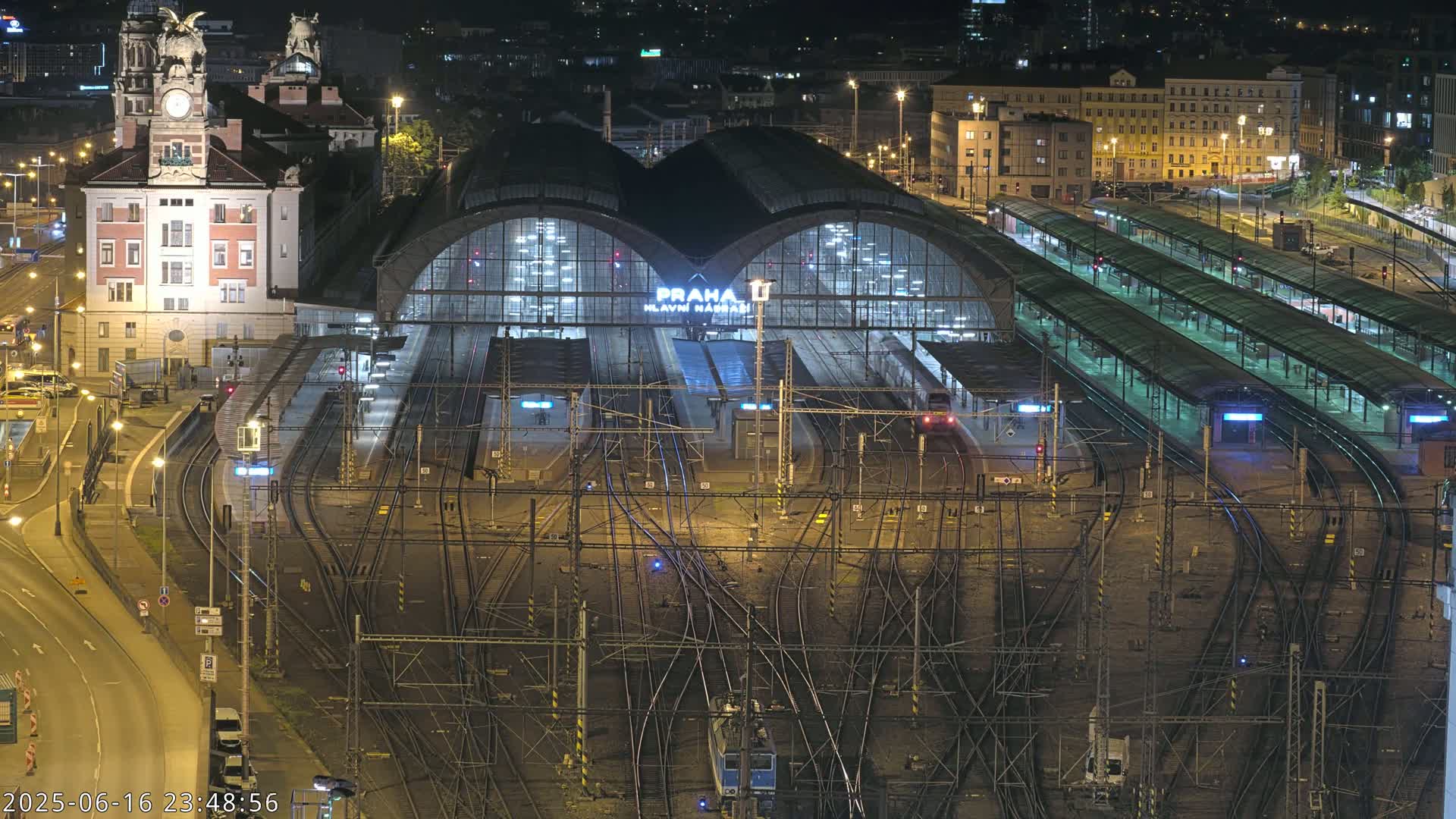 Prague Main Train  Station Live Cam & Praha City Skyline Live Cam, (Praha Hlavní Nádraží)- Vinohrady, Prague, Czechia
