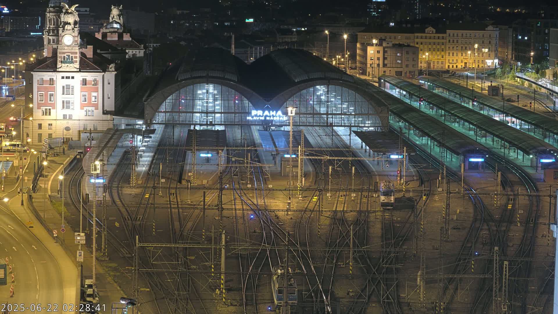 Prague Main Train  Station Live Cam & Praha City Skyline Live Cam, (Praha Hlavní Nádraží)- Vinohrady, Prague, Czechia