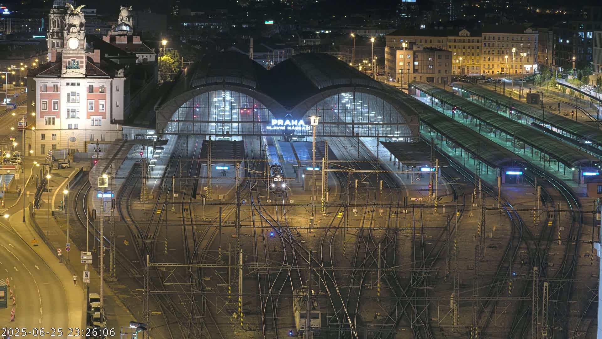 Prague Main Train  Station Live Cam & Praha City Skyline Live Cam, (Praha Hlavní Nádraží)- Vinohrady, Prague, Czechia