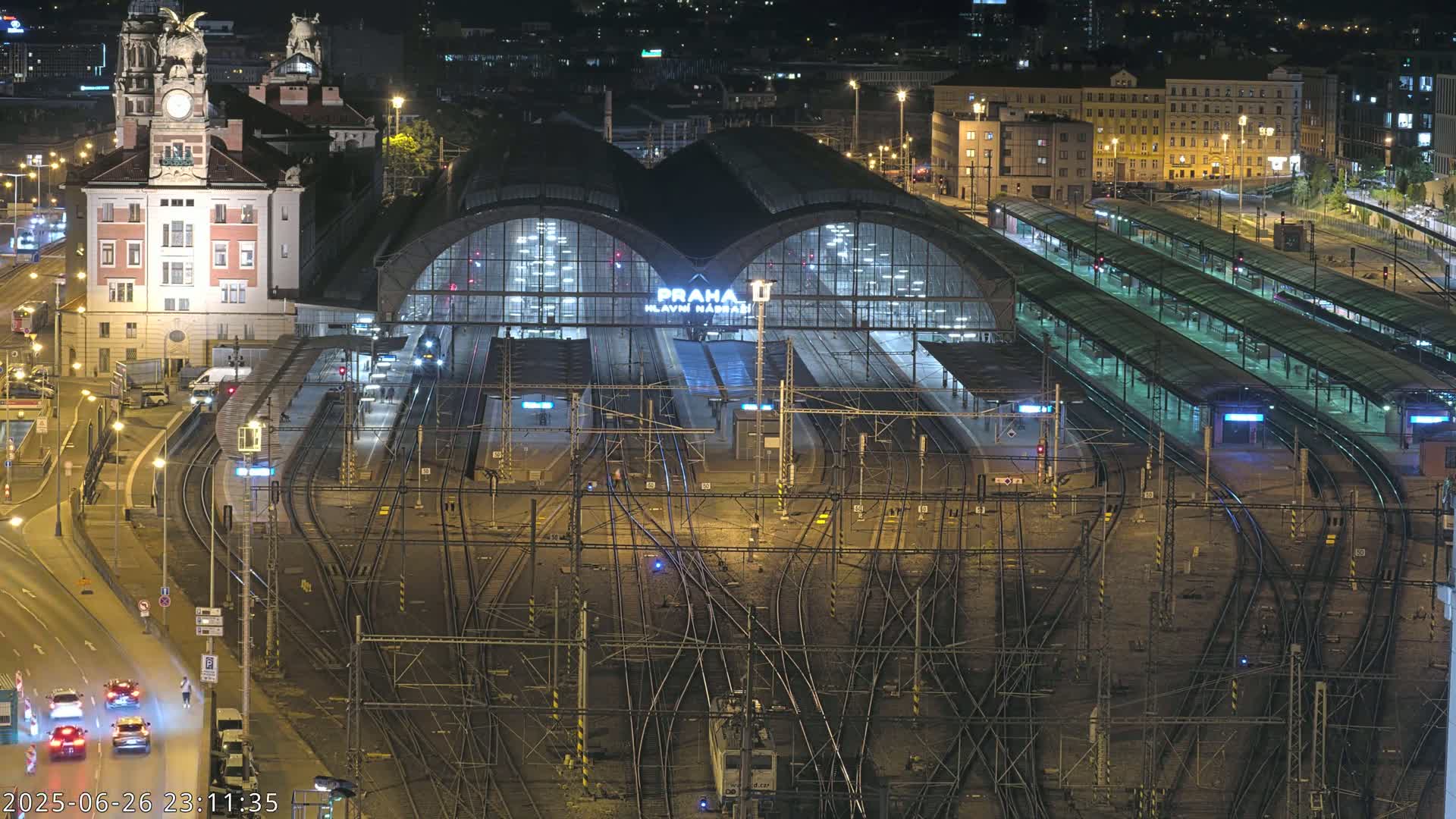 Prague Main Train  Station Live Cam & Praha City Skyline Live Cam, (Praha Hlavní Nádraží)- Vinohrady, Prague, Czechia