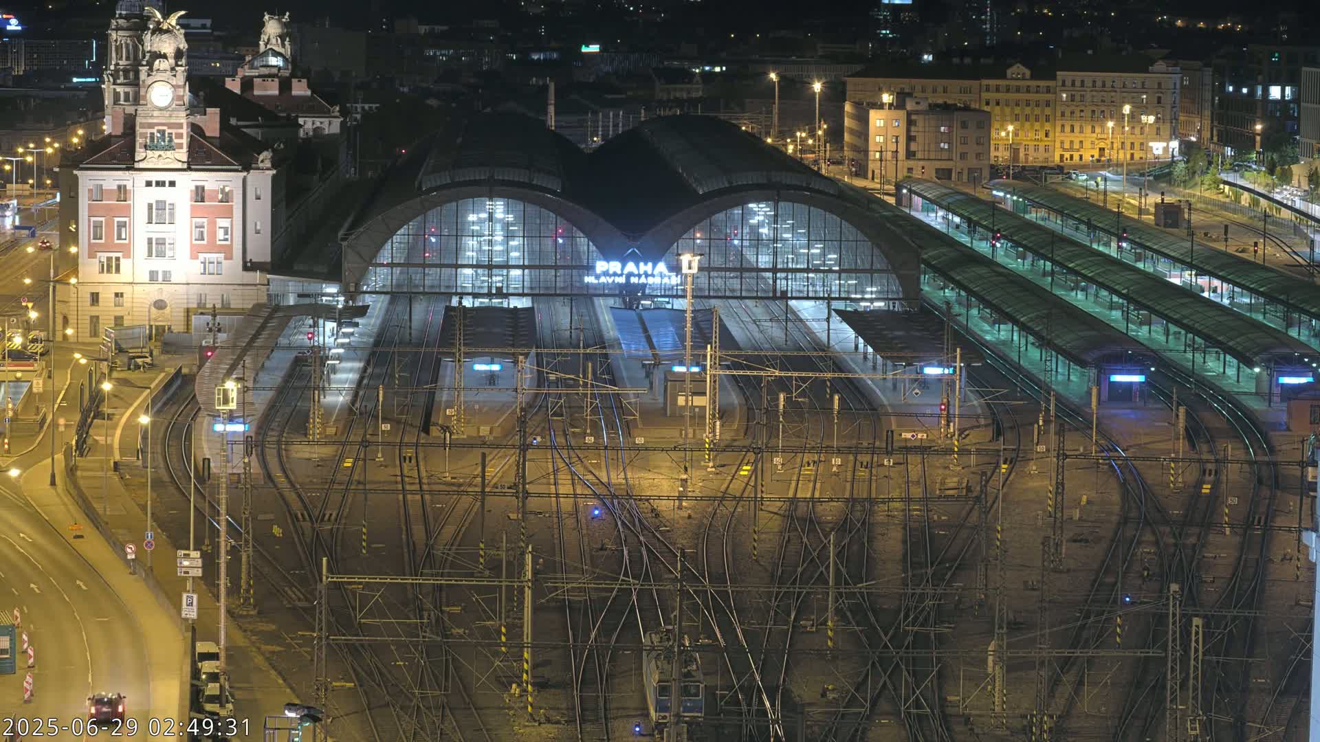 Prague Main Train  Station Live Cam & Praha City Skyline Live Cam, (Praha Hlavní Nádraží)- Vinohrady, Prague, Czechia