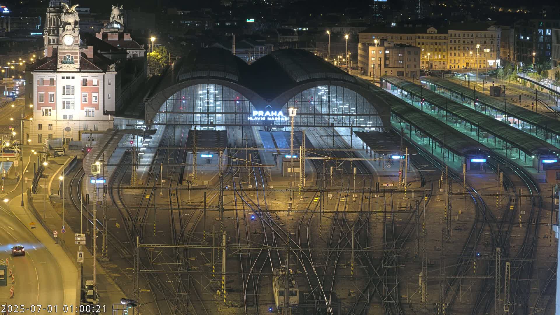 Prague Main Train  Station Live Cam & Praha City Skyline Live Cam, (Praha Hlavní Nádraží)- Vinohrady, Prague, Czechia
