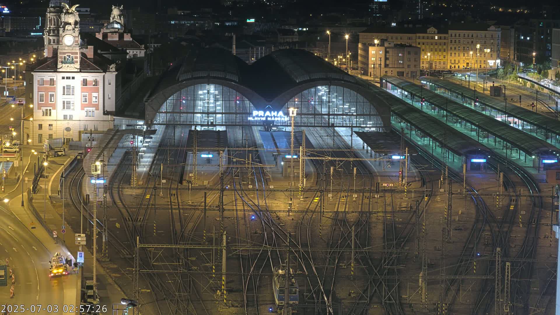 Prague Main Train  Station Live Cam & Praha City Skyline Live Cam, (Praha Hlavní Nádraží)- Vinohrady, Prague, Czechia