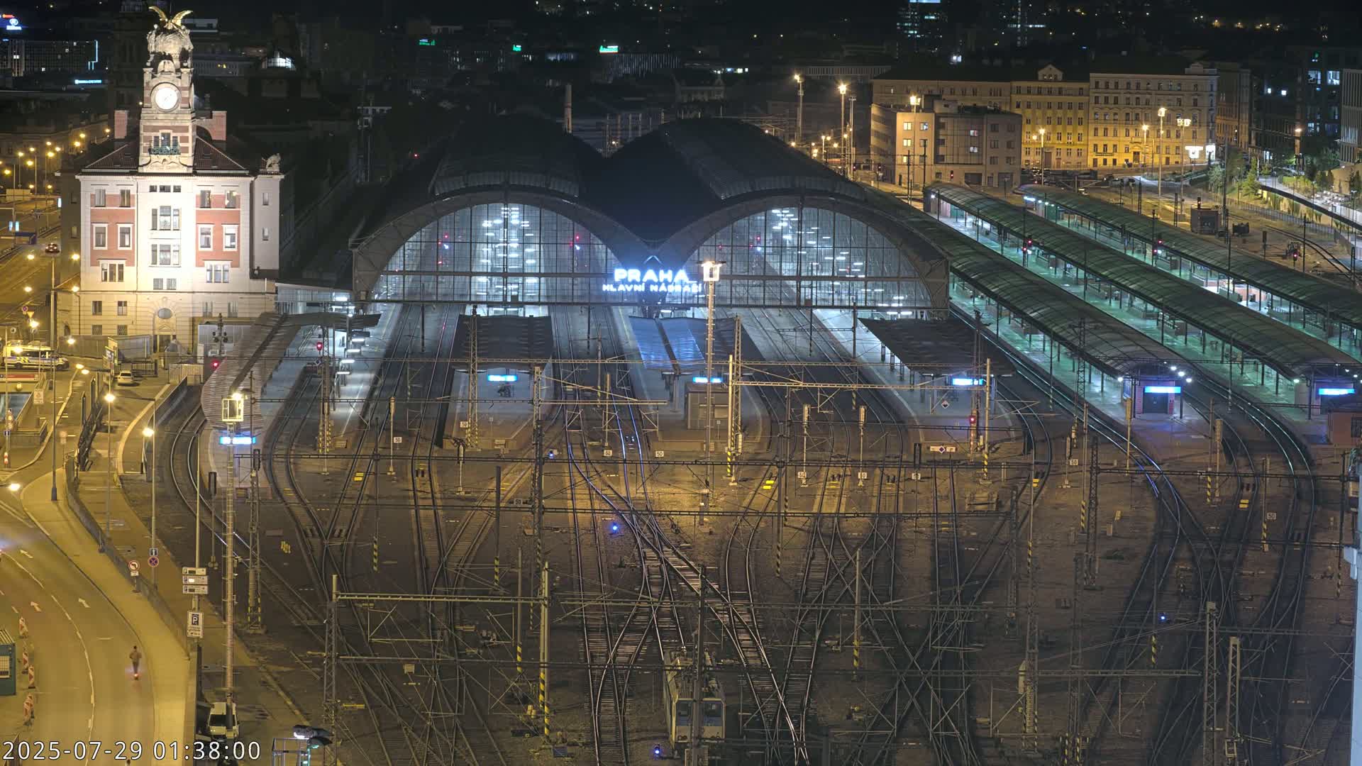 Prague Main Train  Station Live Cam & Praha City Skyline Live Cam, (Praha Hlavní Nádraží)- Vinohrady, Prague, Czechia