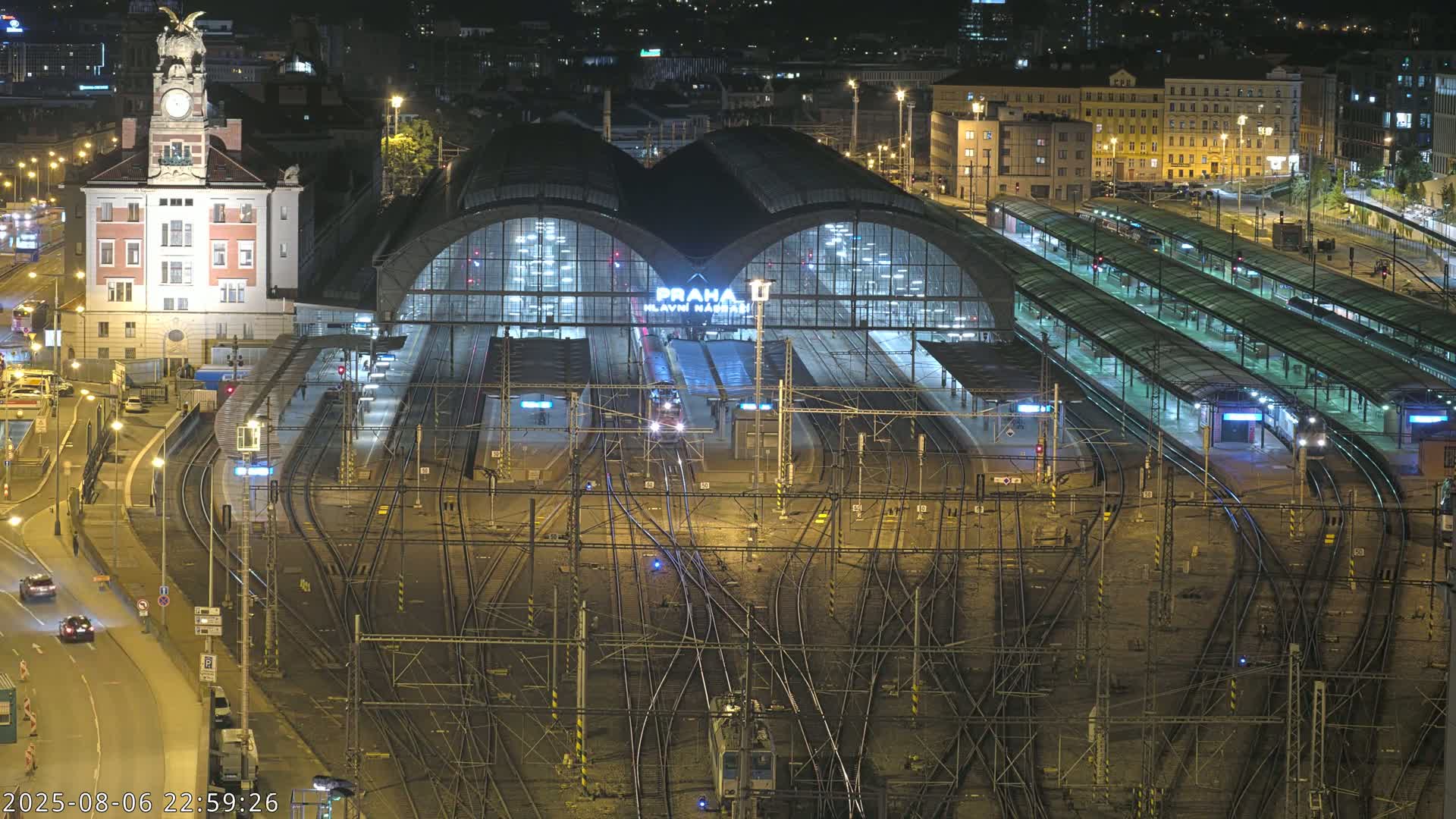 Prague Main Train  Station Live Cam & Praha City Skyline Live Cam, (Praha Hlavní Nádraží)- Vinohrady, Prague, Czechia