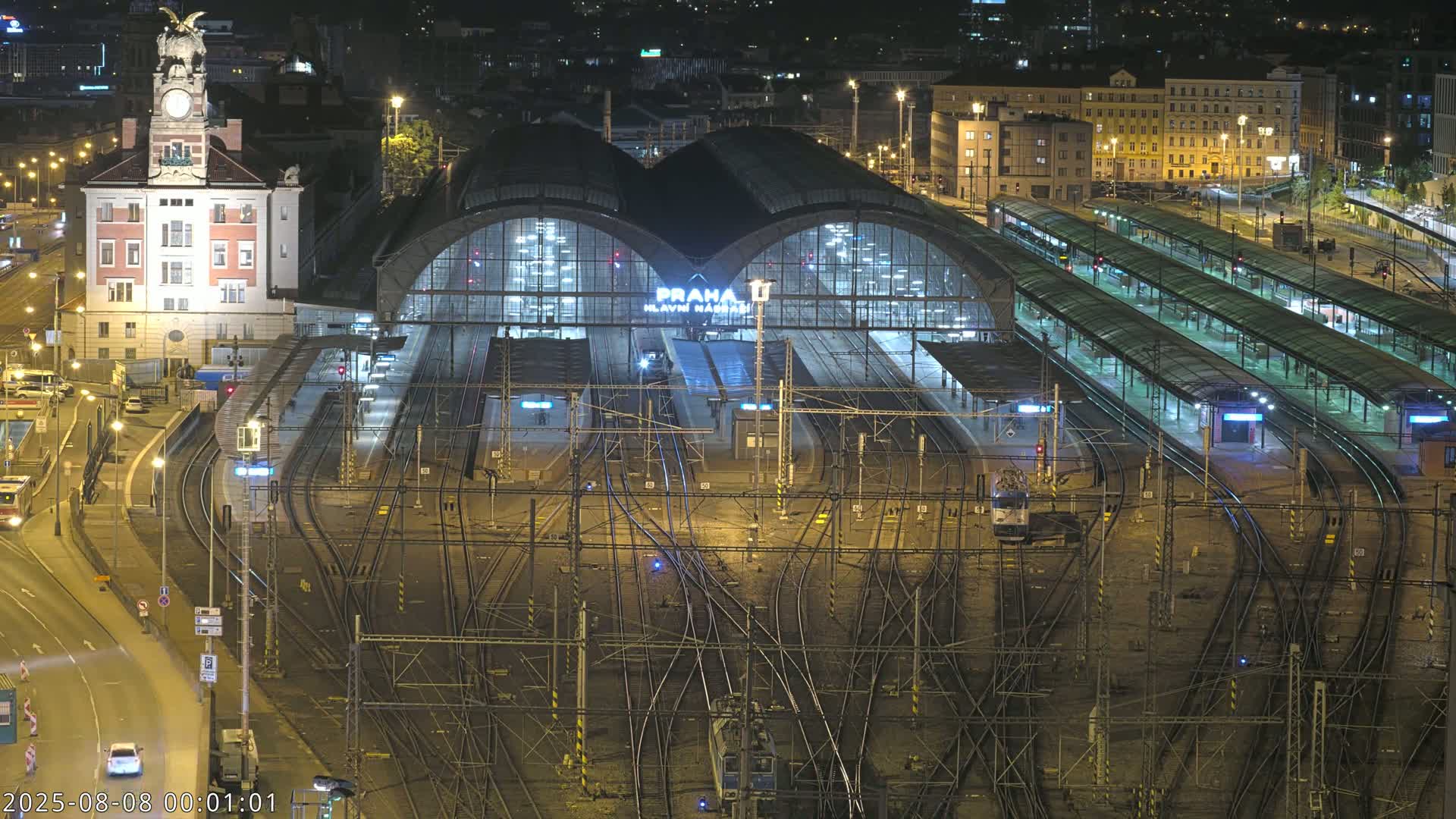 Prague Main Train  Station Live Cam & Praha City Skyline Live Cam, (Praha Hlavní Nádraží)- Vinohrady, Prague, Czechia