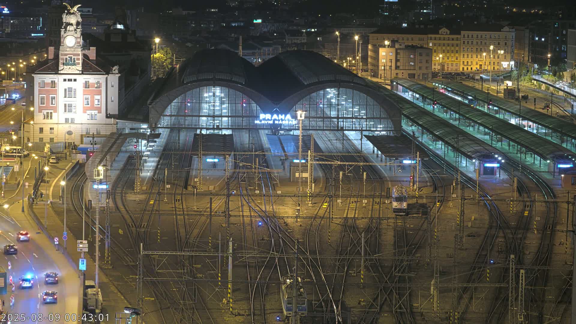 Prague Main Train  Station Live Cam & Praha City Skyline Live Cam, (Praha Hlavní Nádraží)- Vinohrady, Prague, Czechia