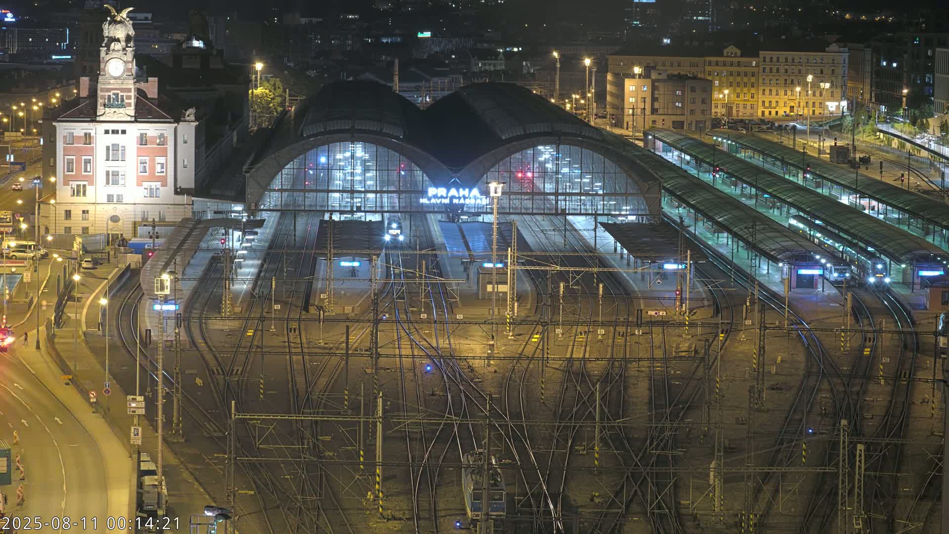 Prague Main Train  Station Live Cam & Praha City Skyline Live Cam, (Praha Hlavní Nádraží)- Vinohrady, Prague, Czechia