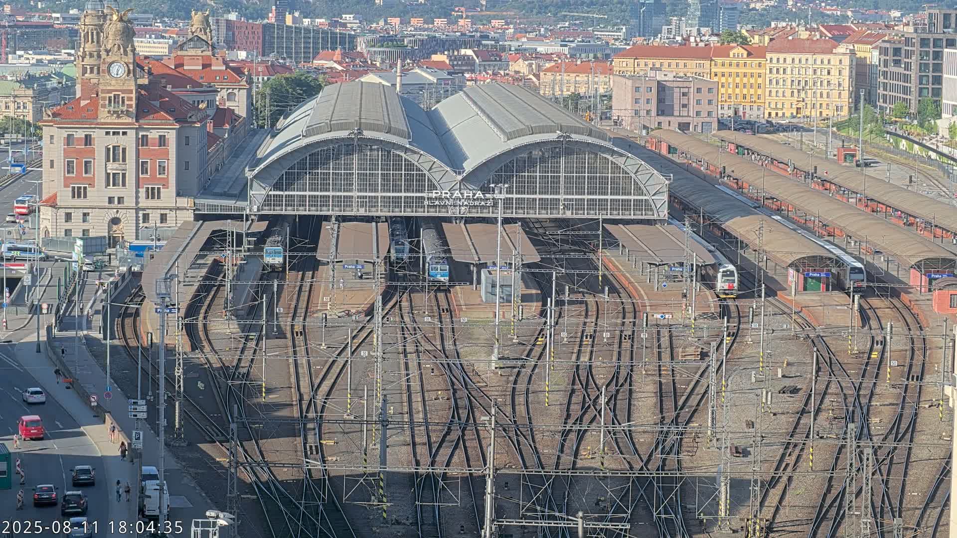 Prague Main Train  Station Live Cam & Praha City Skyline Live Cam, (Praha Hlavní Nádraží)- Vinohrady, Prague, Czechia