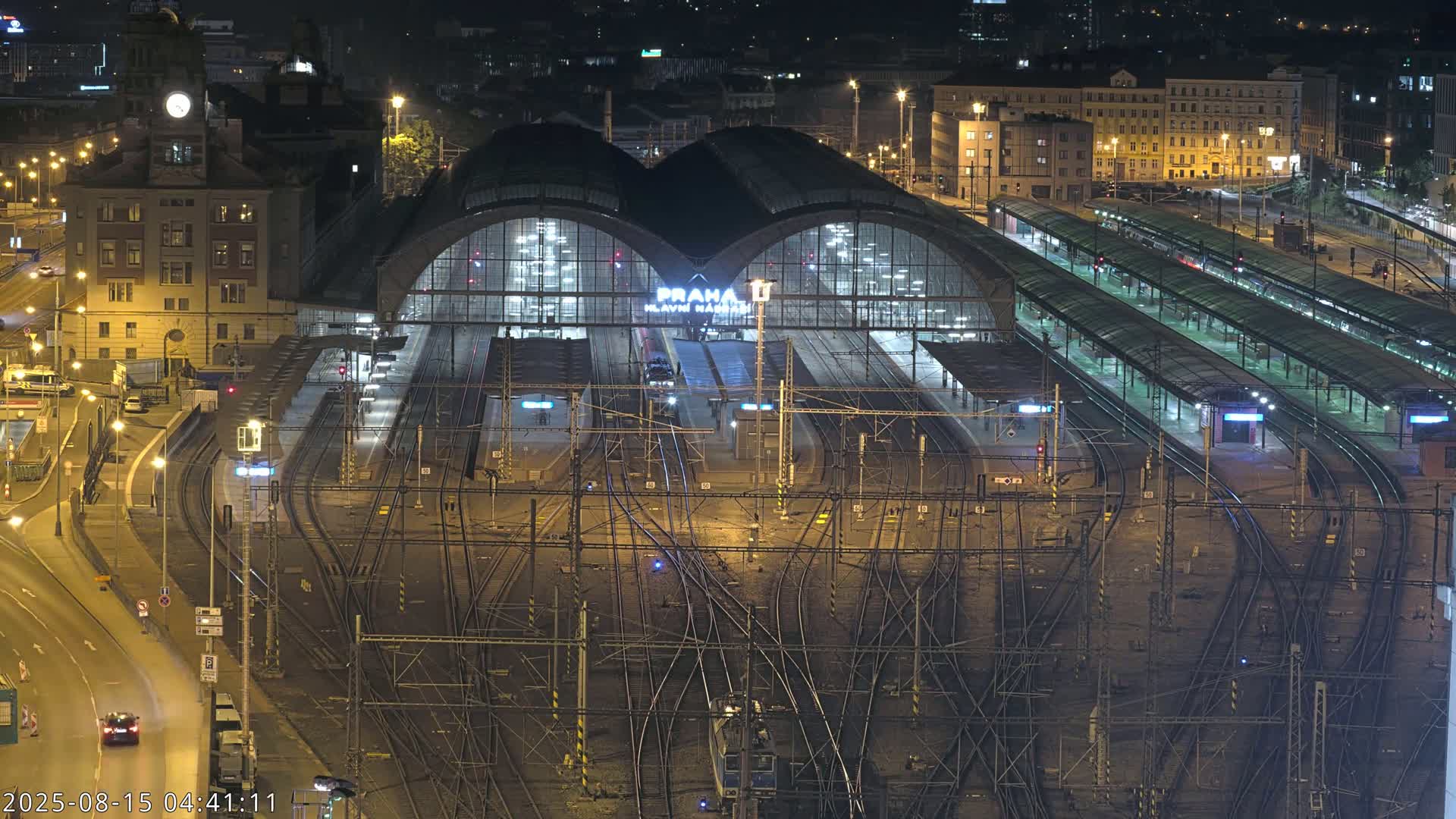 Prague Main Train  Station Live Cam & Praha City Skyline Live Cam, (Praha Hlavní Nádraží)- Vinohrady, Prague, Czechia