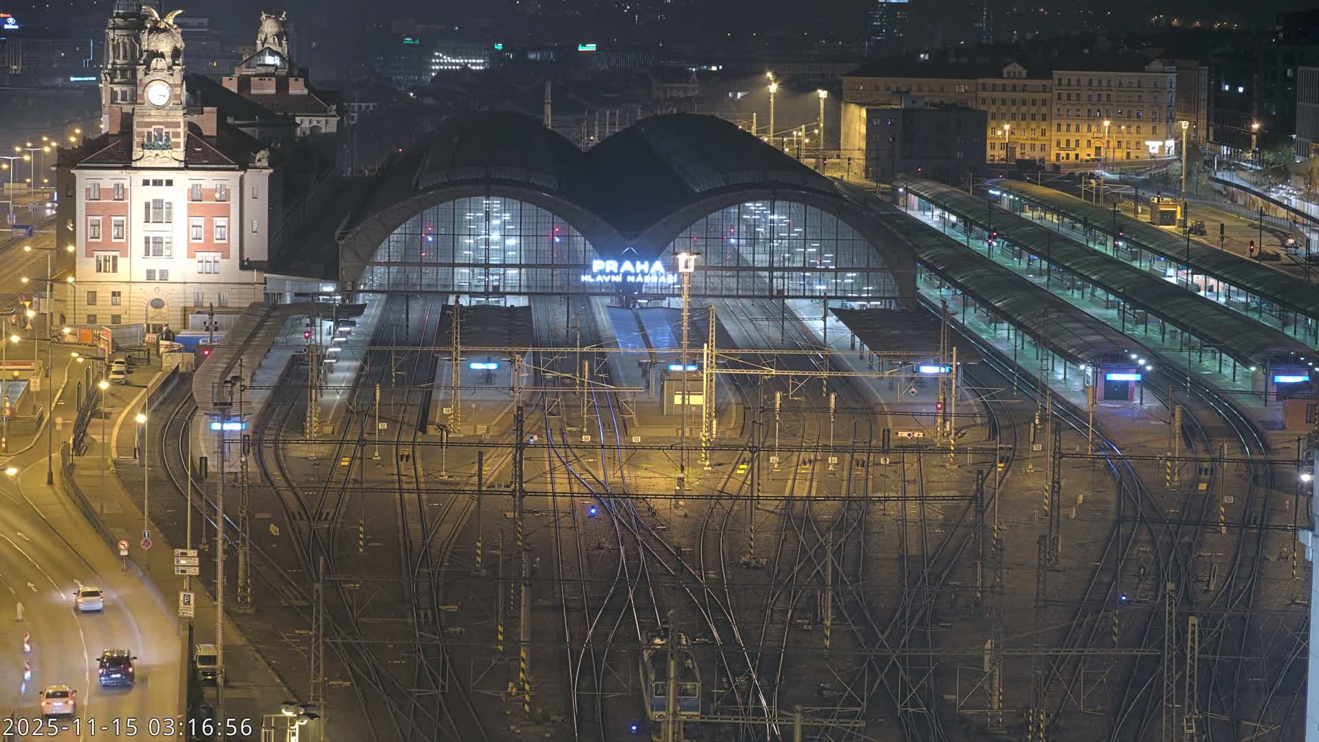 Prague Main Train  Station Live Cam & Praha City Skyline Live Cam, (Praha Hlavní Nádraží)- Vinohrady, Prague, Czechia