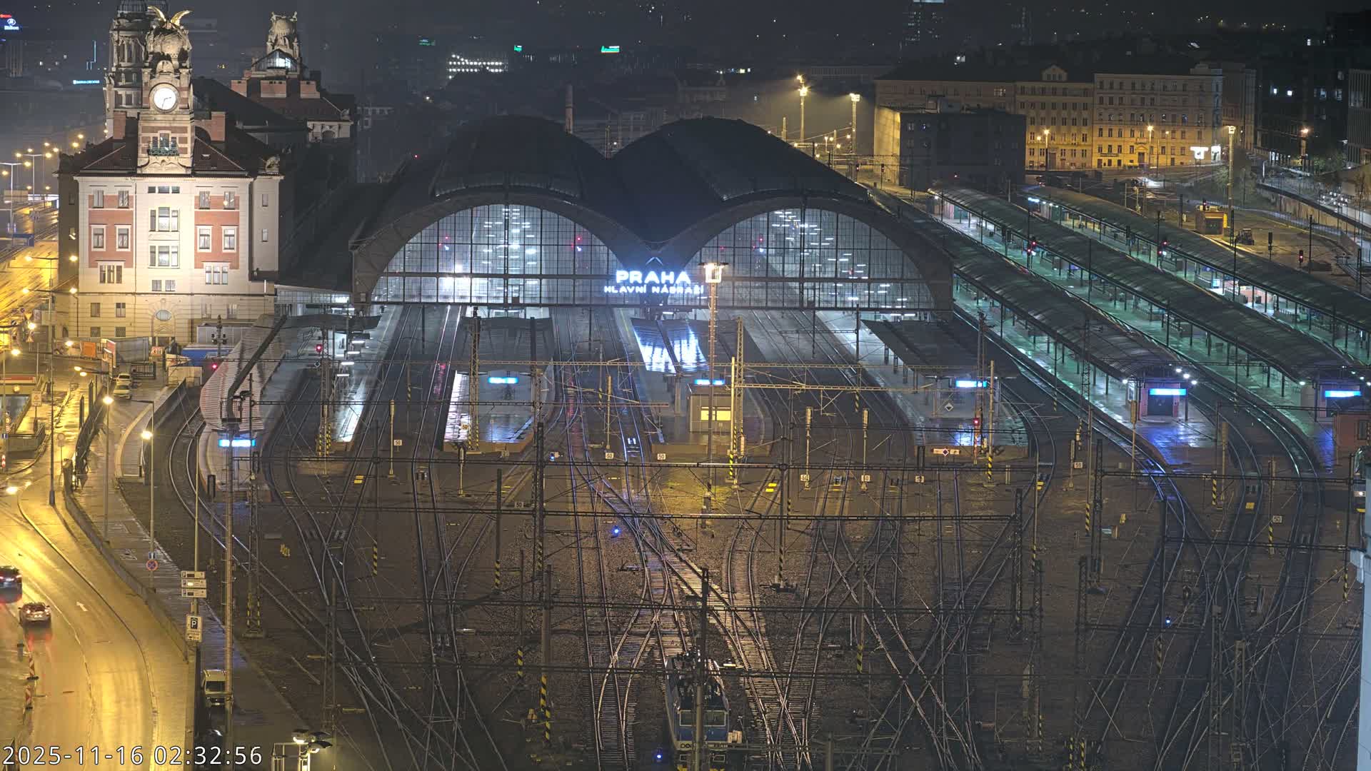 Prague Main Train  Station Live Cam & Praha City Skyline Live Cam, (Praha Hlavní Nádraží)- Vinohrady, Prague, Czechia
