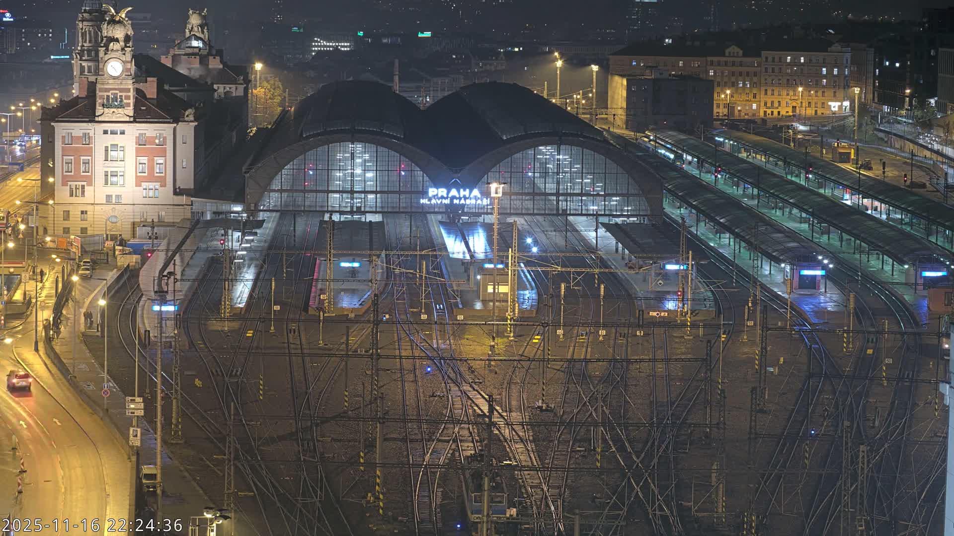 Prague Main Train  Station Live Cam & Praha City Skyline Live Cam, (Praha Hlavní Nádraží)- Vinohrady, Prague, Czechia