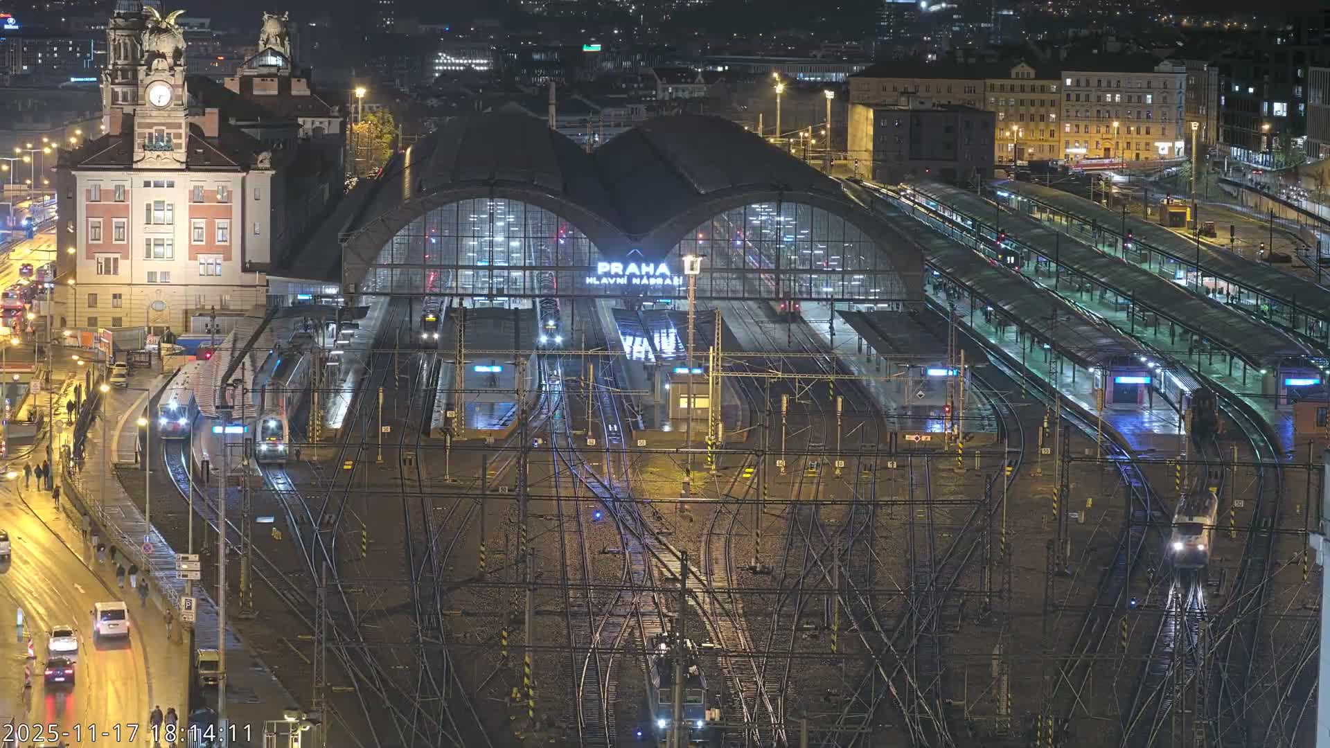 Prague Main Train  Station Live Cam & Praha City Skyline Live Cam, (Praha Hlavní Nádraží)- Vinohrady, Prague, Czechia