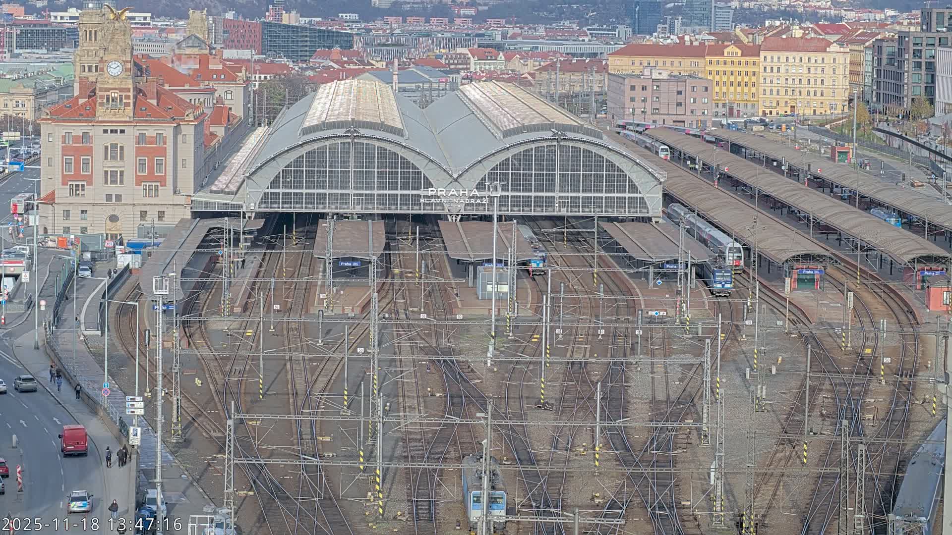 Prague Main Train  Station Live Cam & Praha City Skyline Live Cam, (Praha Hlavní Nádraží)- Vinohrady, Prague, Czechia