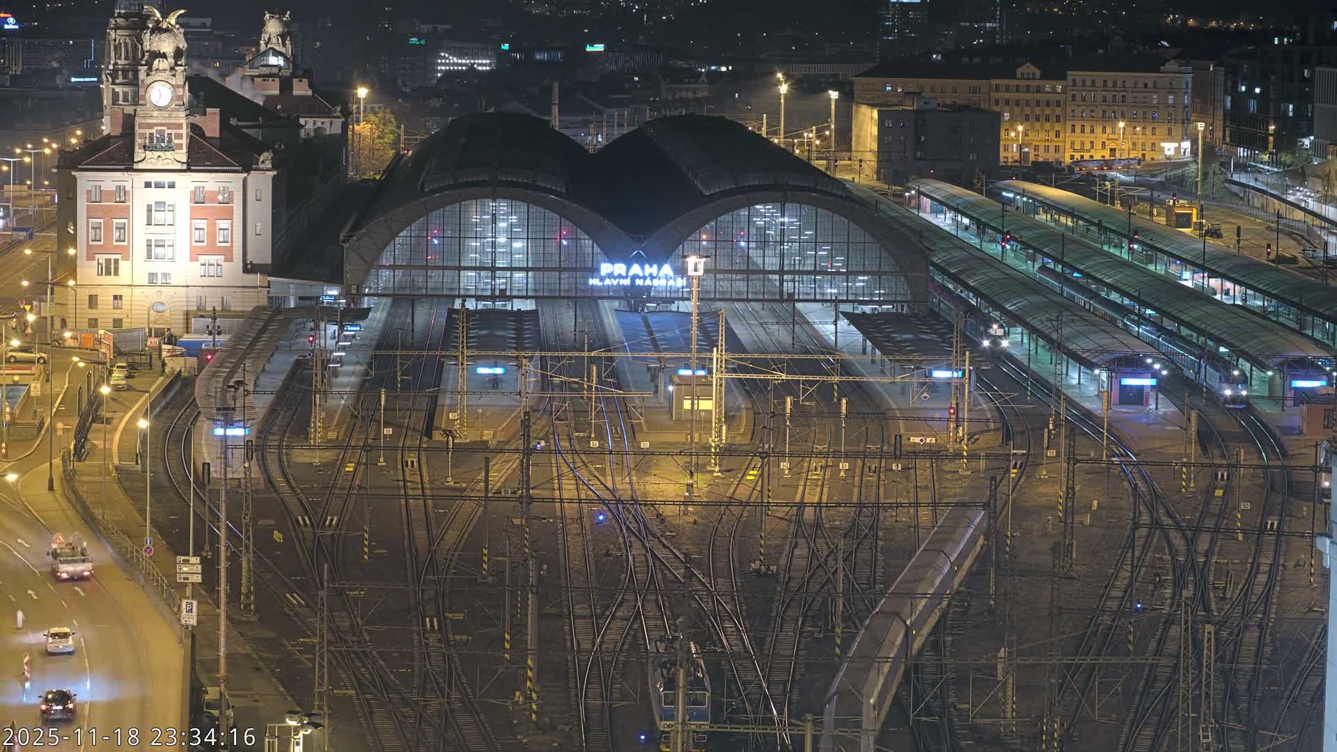 Prague Main Train  Station Live Cam & Praha City Skyline Live Cam, (Praha Hlavní Nádraží)- Vinohrady, Prague, Czechia