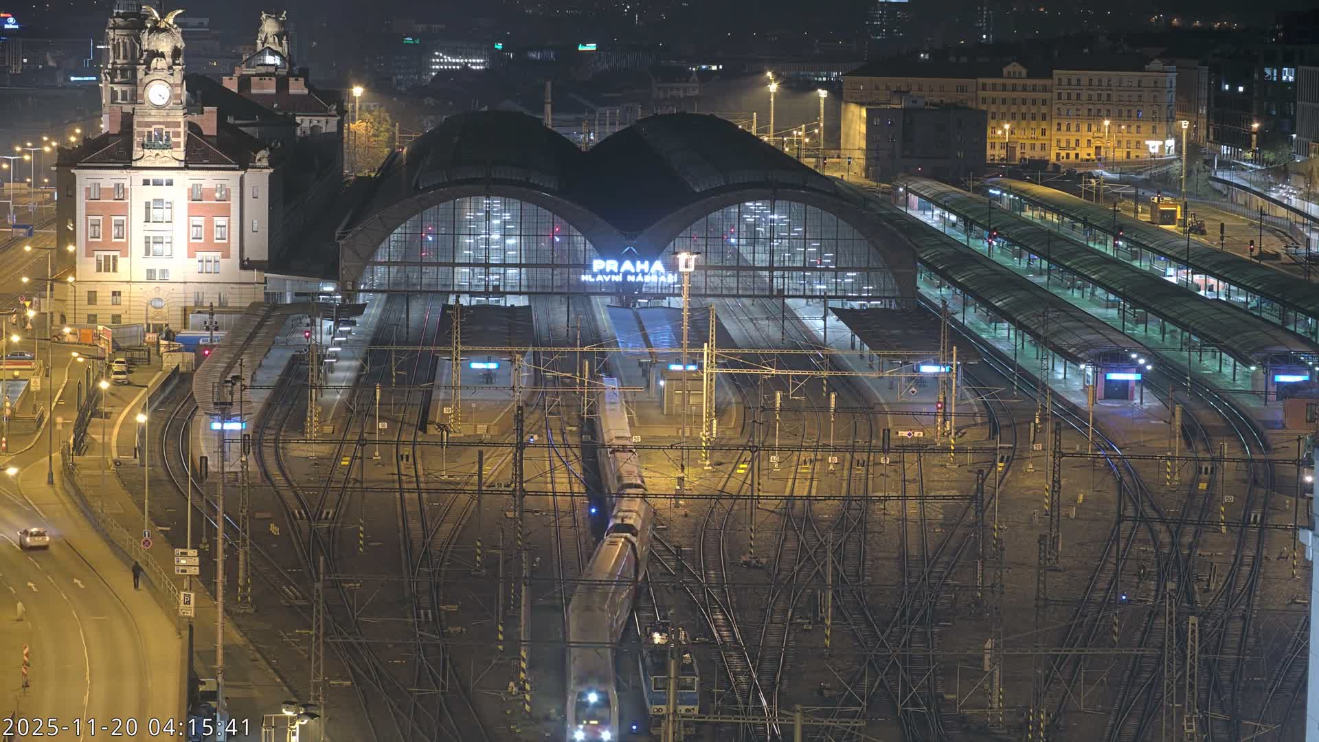Prague Main Train  Station Live Cam & Praha City Skyline Live Cam, (Praha Hlavní Nádraží)- Vinohrady, Prague, Czechia