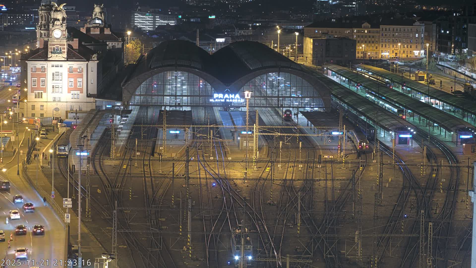Prague Main Train  Station Live Cam & Praha City Skyline Live Cam, (Praha Hlavní Nádraží)- Vinohrady, Prague, Czechia