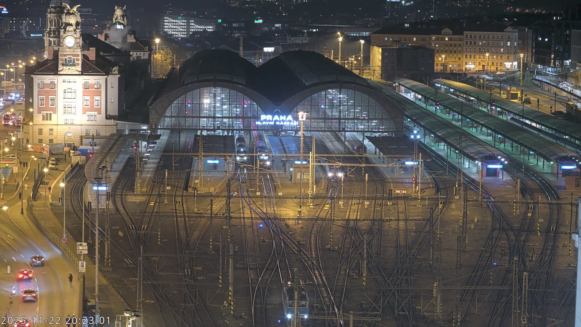 Prague Main Train  Station Live Cam & Praha City Skyline Live Cam, (Praha Hlavní Nádraží)- Vinohrady, Prague, Czechia