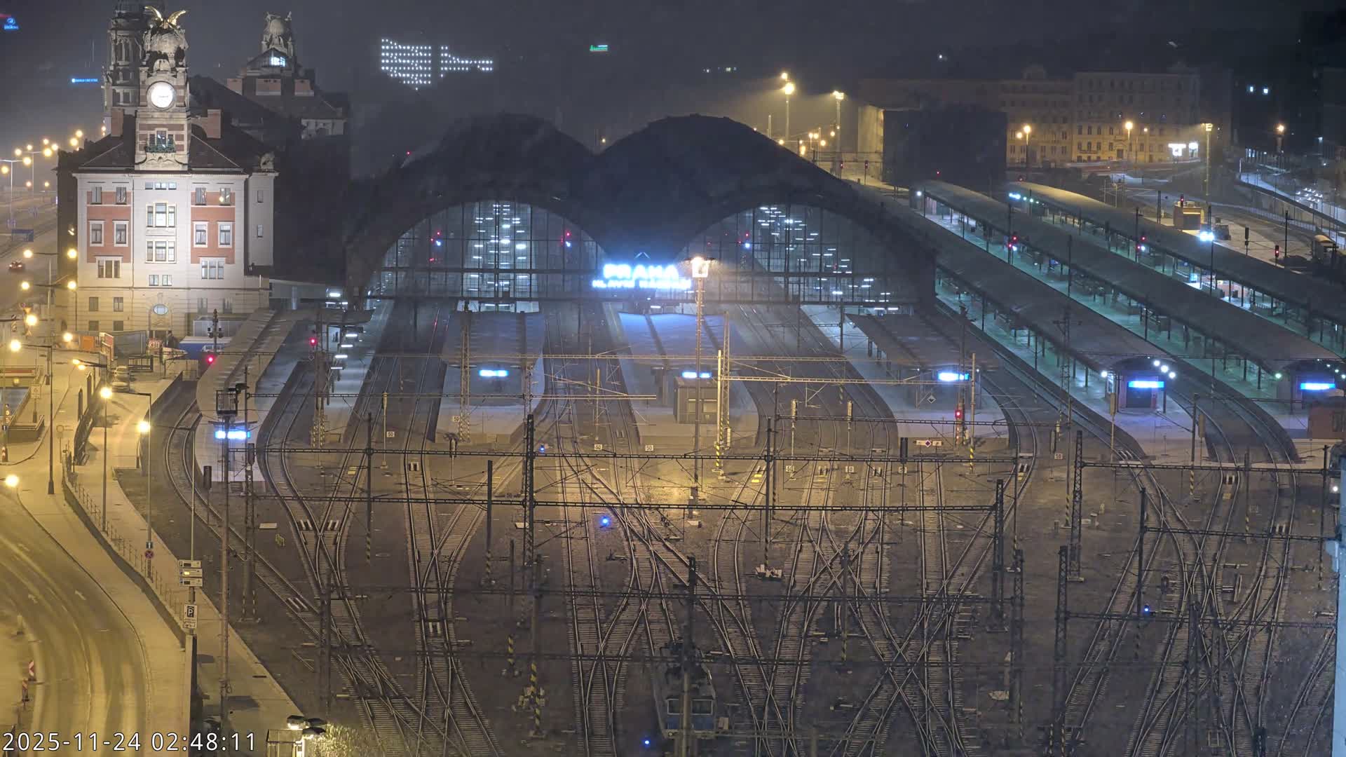 Prague Main Train  Station Live Cam & Praha City Skyline Live Cam, (Praha Hlavní Nádraží)- Vinohrady, Prague, Czechia