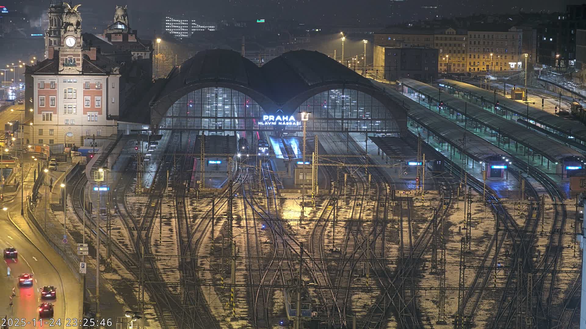 Prague Main Train  Station Live Cam & Praha City Skyline Live Cam, (Praha Hlavní Nádraží)- Vinohrady, Prague, Czechia