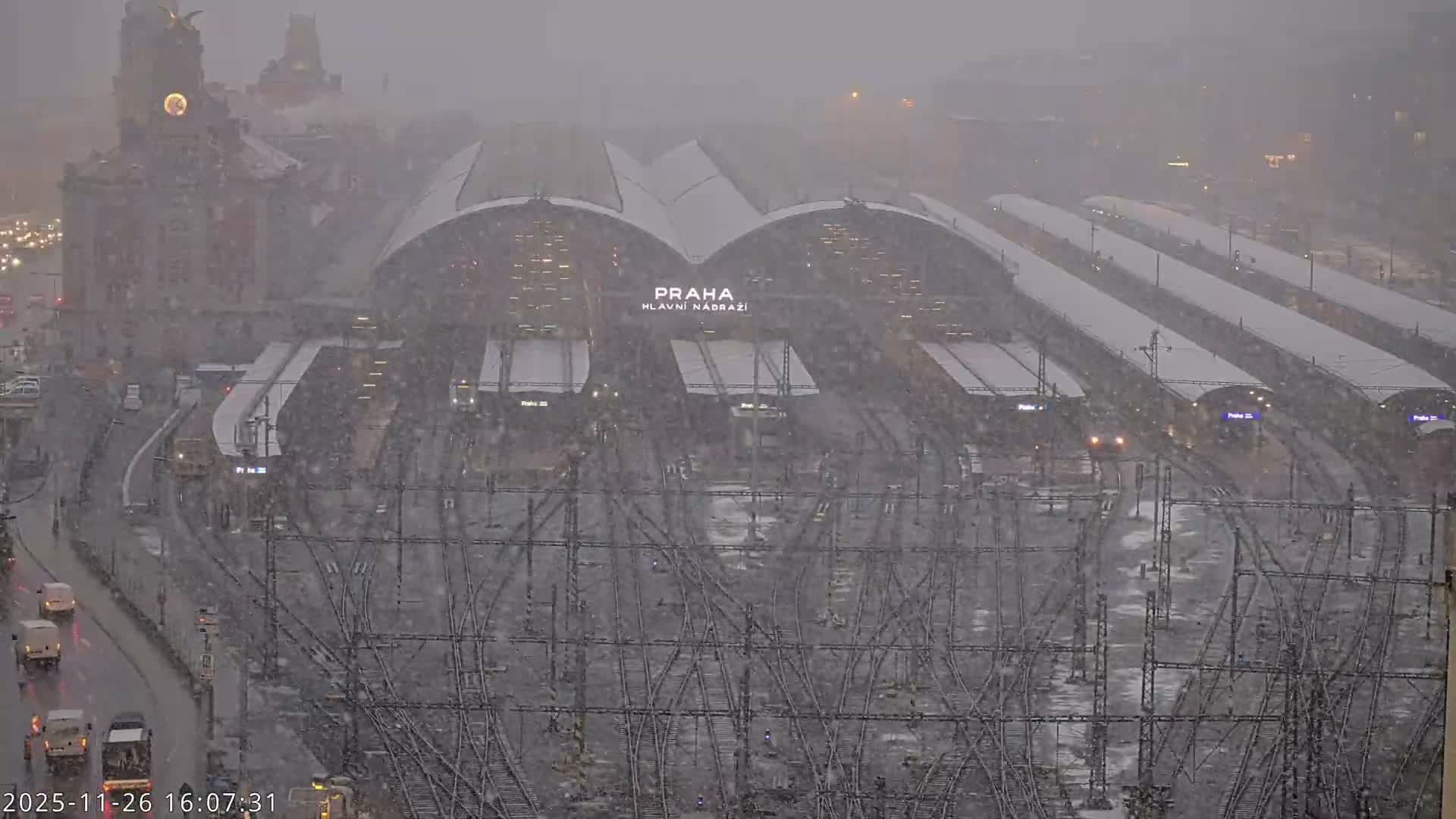 Prague Main Train  Station Live Cam & Praha City Skyline Live Cam, (Praha Hlavní Nádraží)- Vinohrady, Prague, Czechia