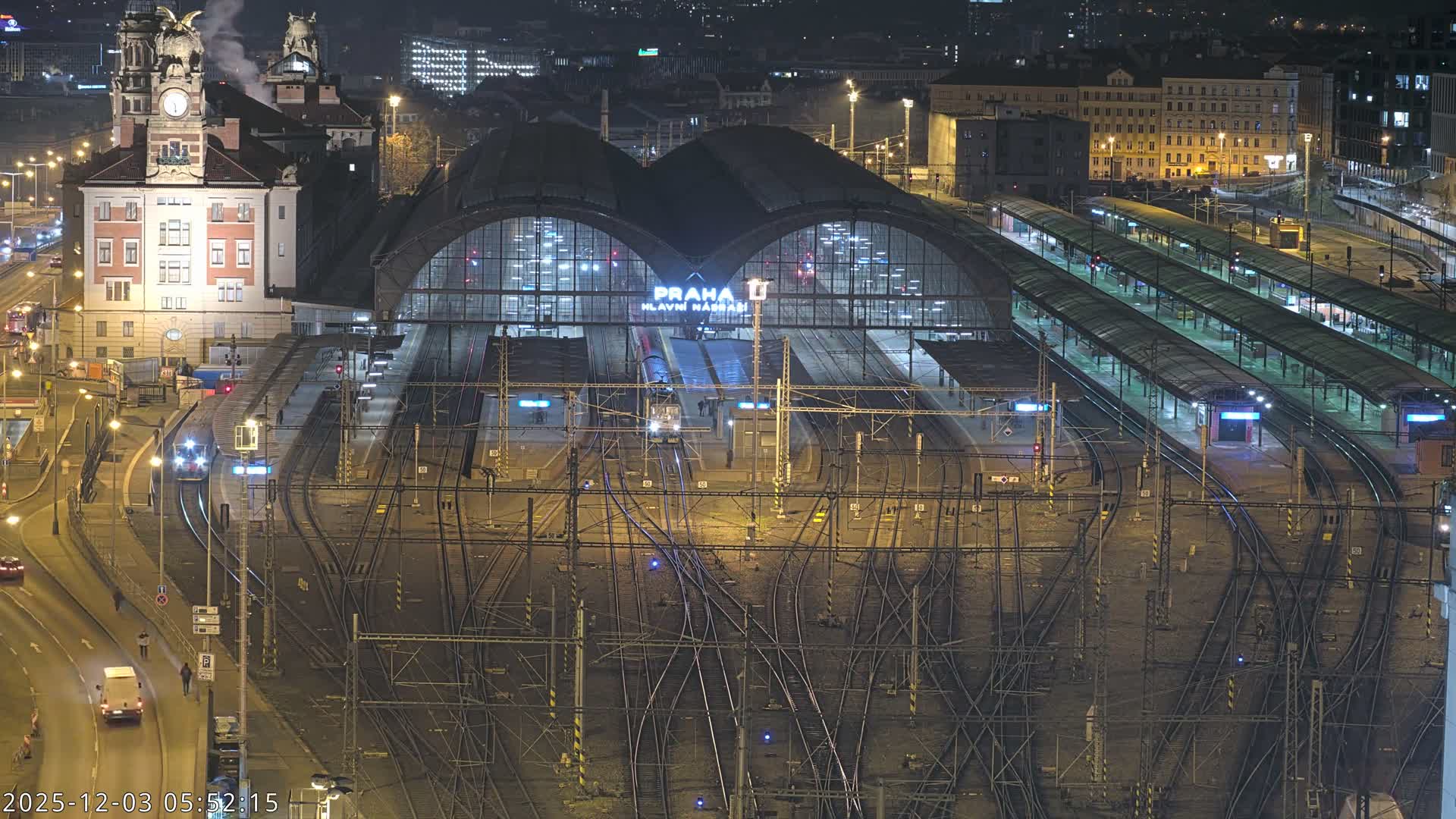 Prague Main Train  Station Live Cam & Praha City Skyline Live Cam, (Praha Hlavní Nádraží)- Vinohrady, Prague, Czechia
