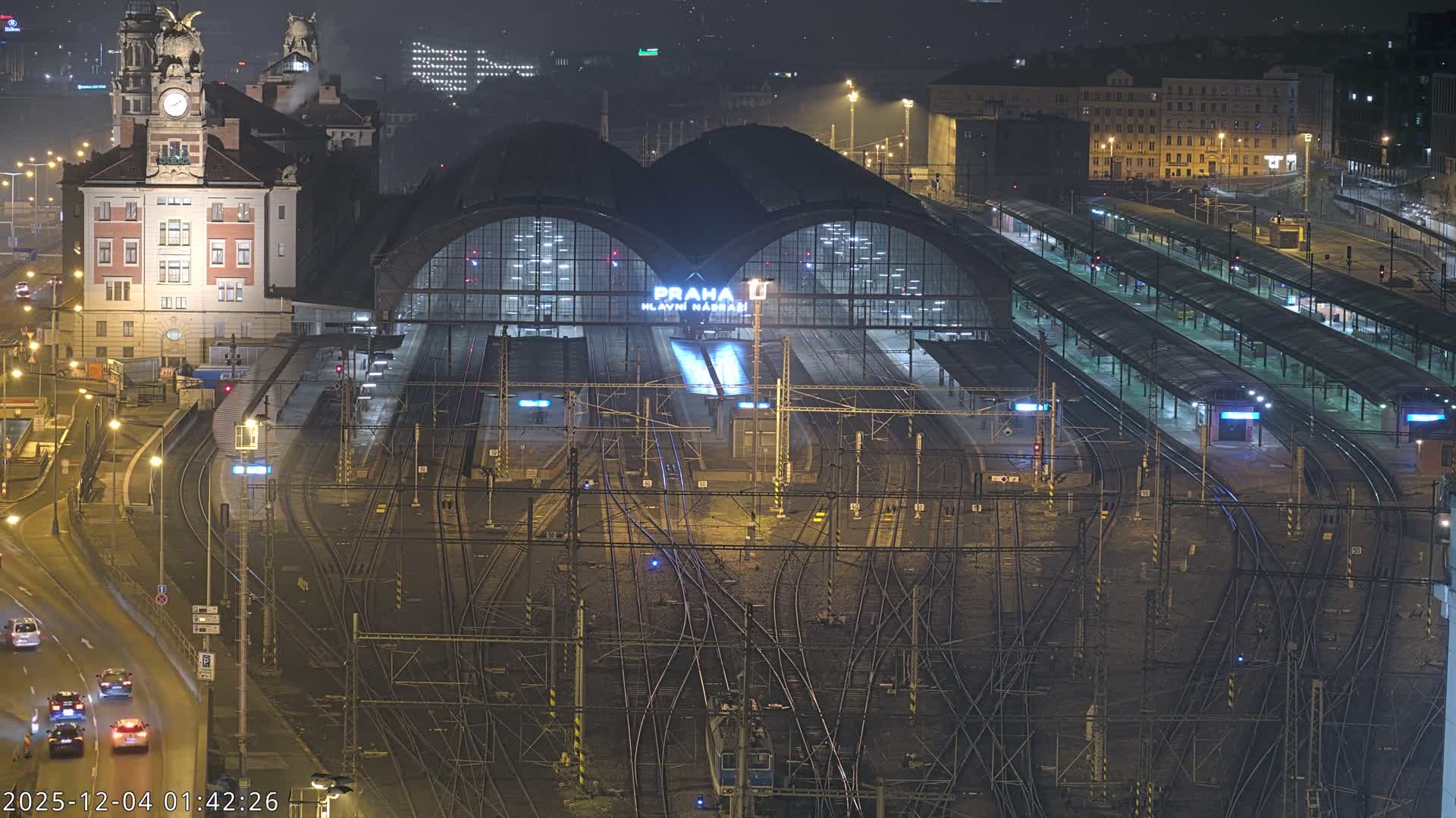 Prague Main Train  Station Live Cam & Praha City Skyline Live Cam, (Praha Hlavní Nádraží)- Vinohrady, Prague, Czechia