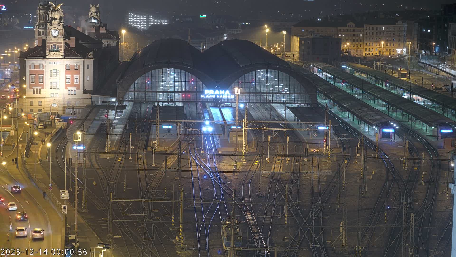 Prague Main Train  Station Live Cam & Praha City Skyline Live Cam, (Praha Hlavní Nádraží)- Vinohrady, Prague, Czechia