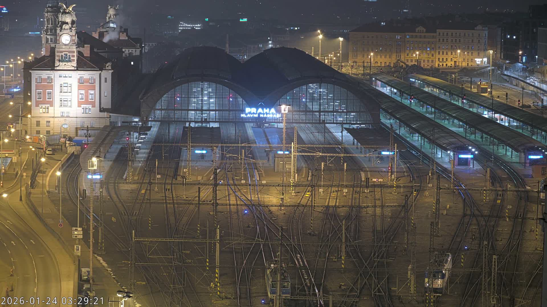 Prague Main Train  Station Live Cam & Praha City Skyline Live Cam, (Praha Hlavní Nádraží)- Vinohrady, Prague, Czechia