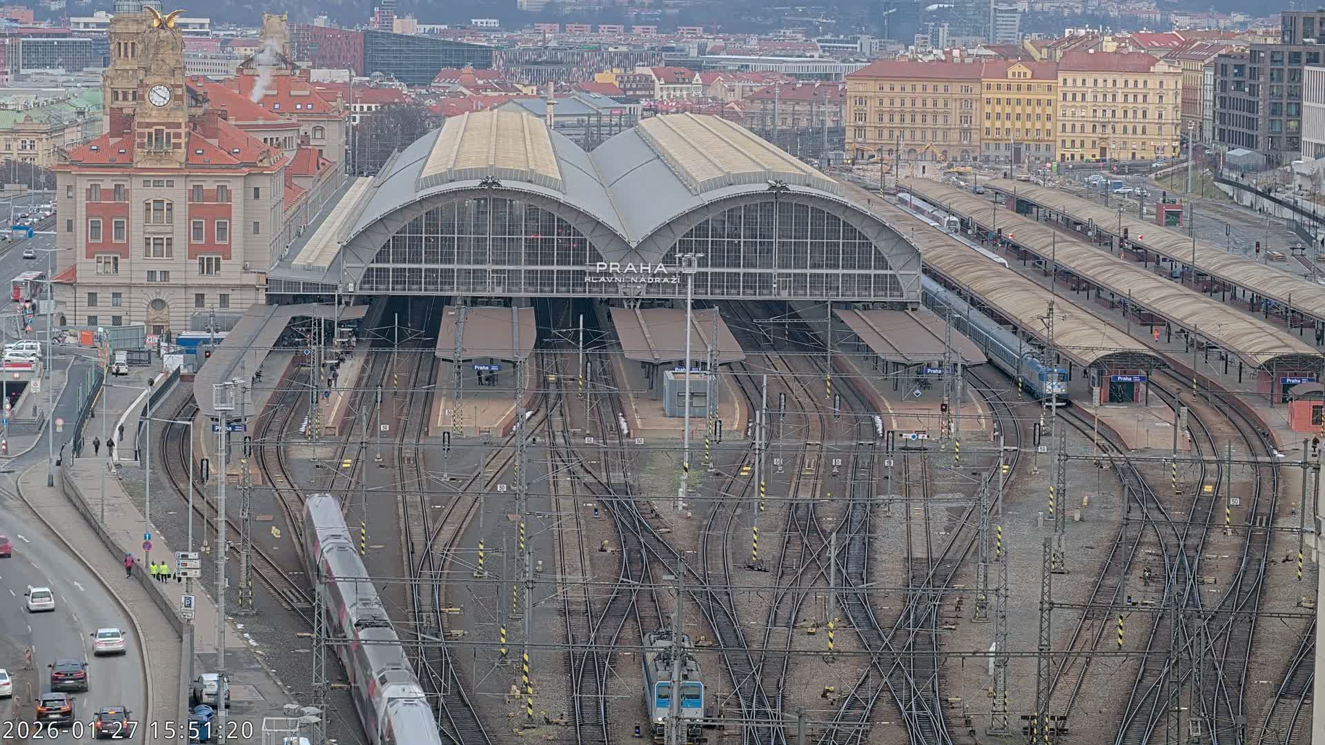 Prague Main Train  Station Live Cam & Praha City Skyline Live Cam, (Praha Hlavní Nádraží)- Vinohrady, Prague, Czechia