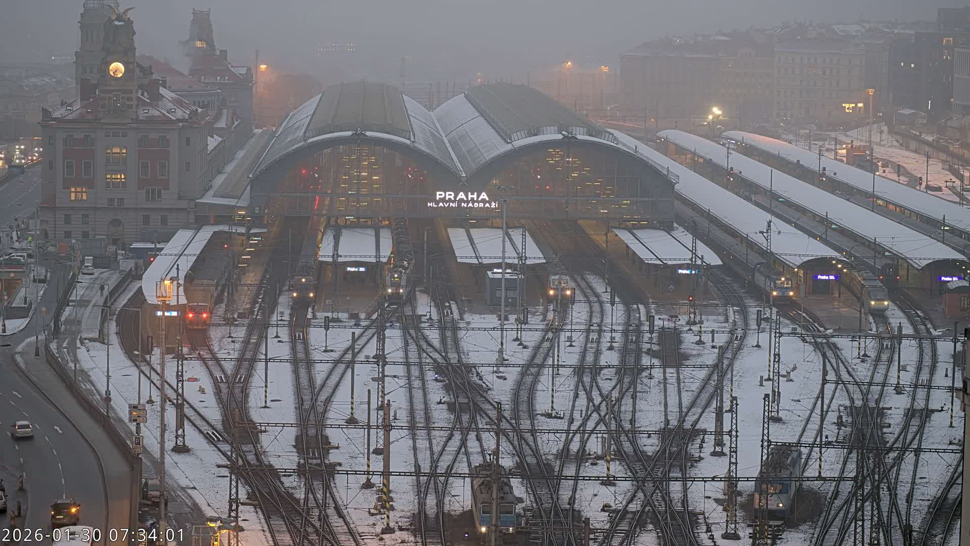 Prague Main Train  Station Live Cam & Praha City Skyline Live Cam, (Praha Hlavní Nádraží)- Vinohrady, Prague, Czechia