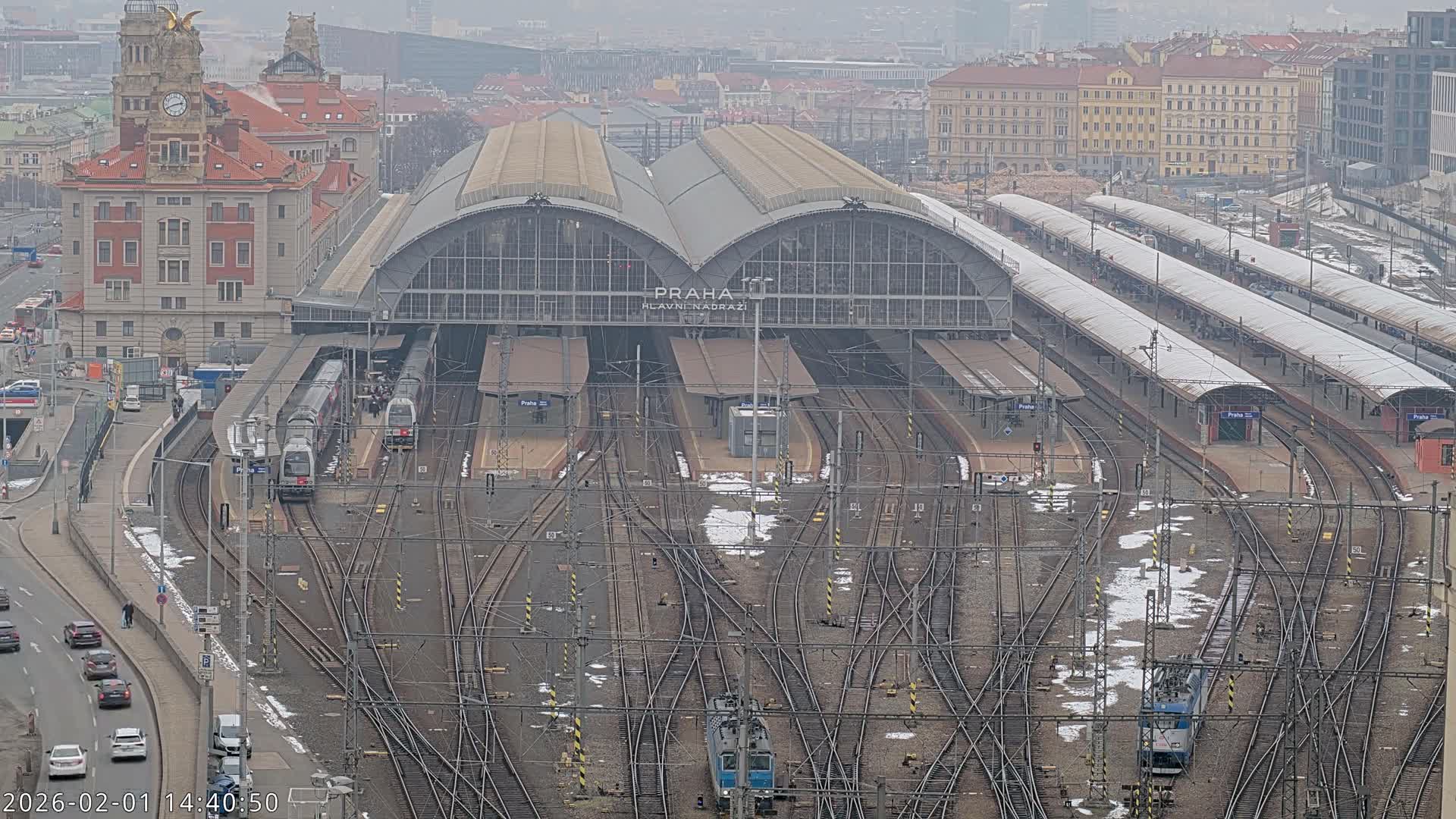 Prague Main Train  Station Live Cam & Praha City Skyline Live Cam, (Praha Hlavní Nádraží)- Vinohrady, Prague, Czechia