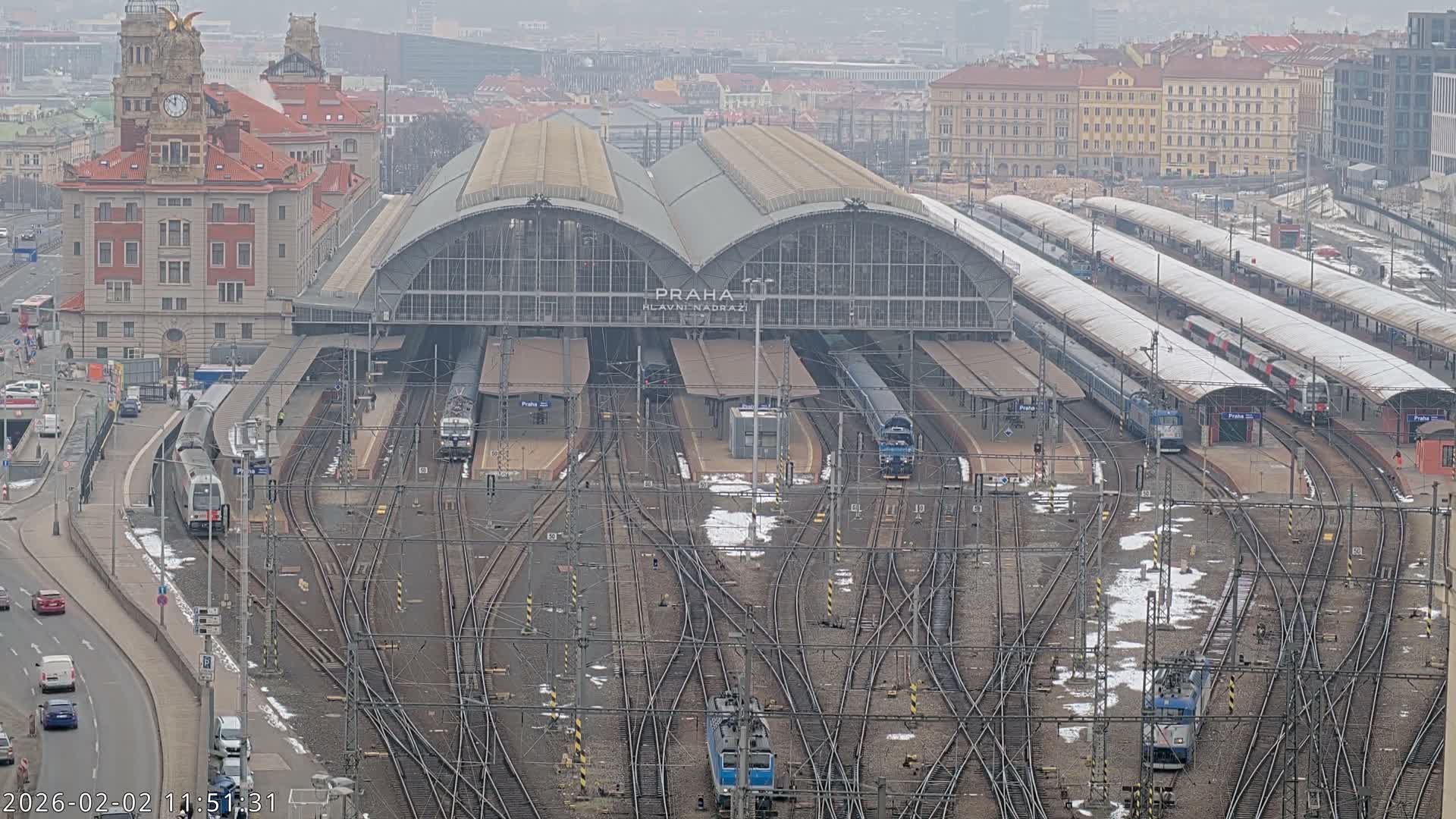 Prague Main Train  Station Live Cam & Praha City Skyline Live Cam, (Praha Hlavní Nádraží)- Vinohrady, Prague, Czechia