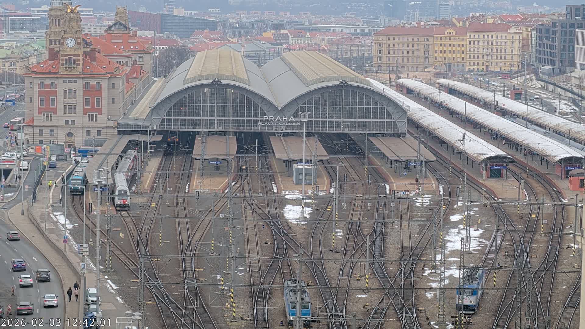 Prague Main Train  Station Live Cam & Praha City Skyline Live Cam, (Praha Hlavní Nádraží)- Vinohrady, Prague, Czechia