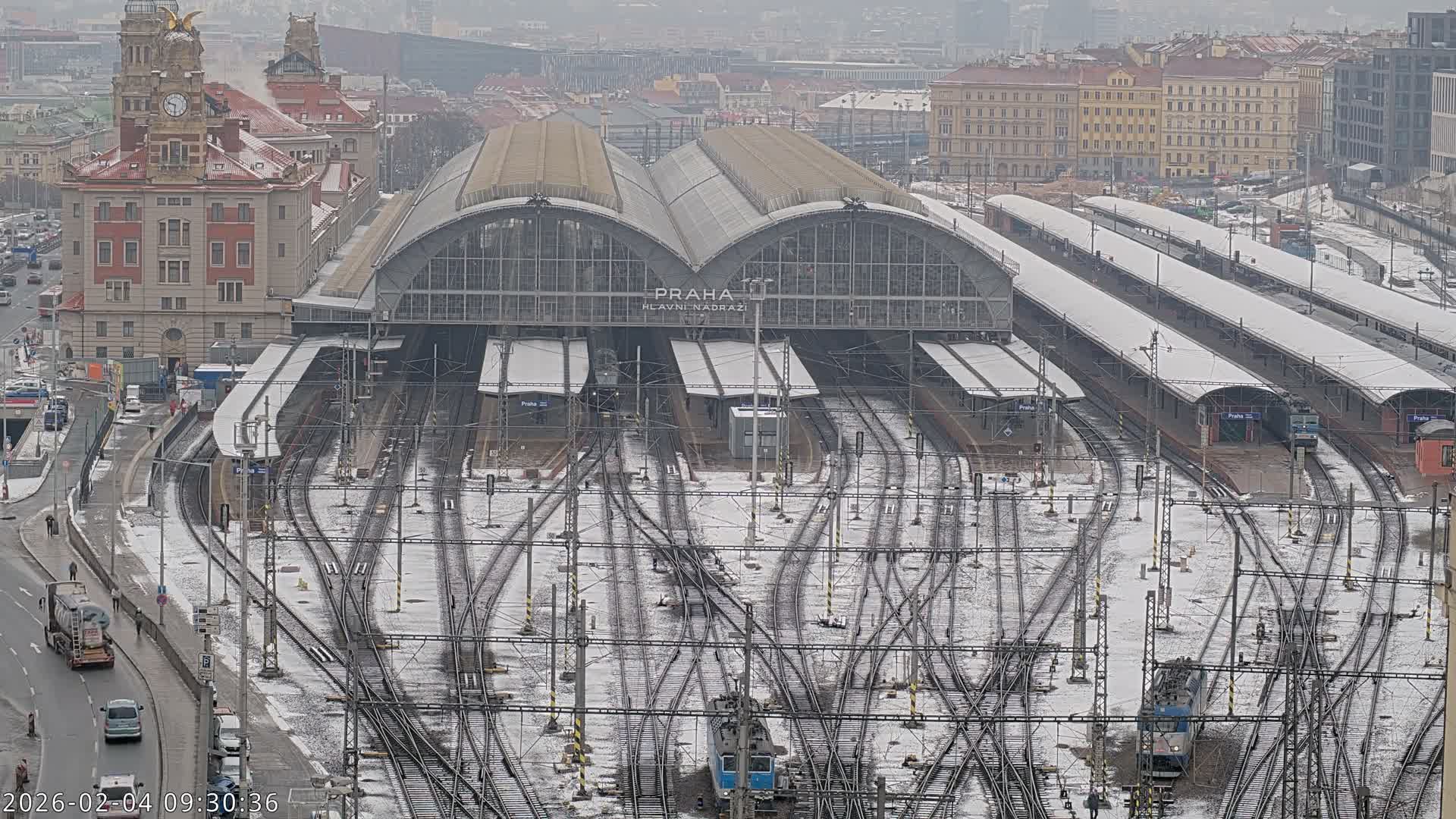 Prague Main Train  Station Live Cam & Praha City Skyline Live Cam, (Praha Hlavní Nádraží)- Vinohrady, Prague, Czechia