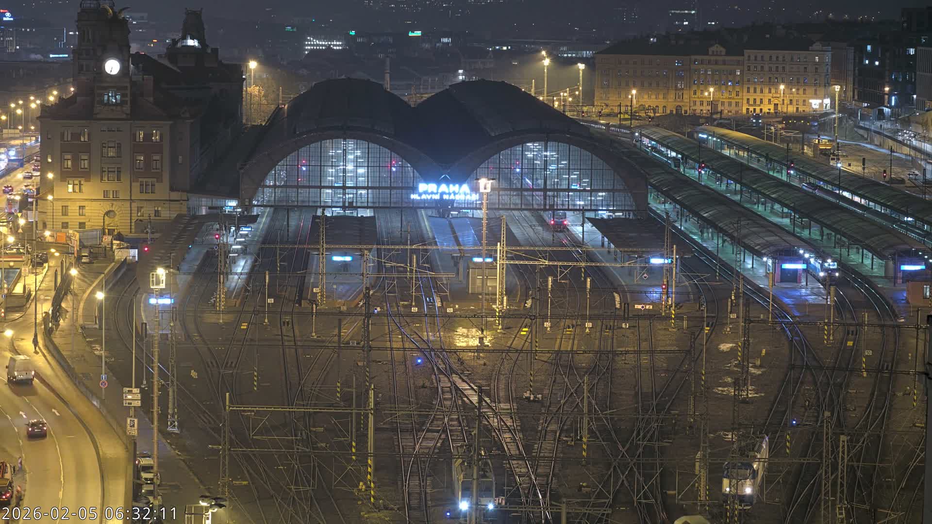 Prague Main Train  Station Live Cam & Praha City Skyline Live Cam, (Praha Hlavní Nádraží)- Vinohrady, Prague, Czechia