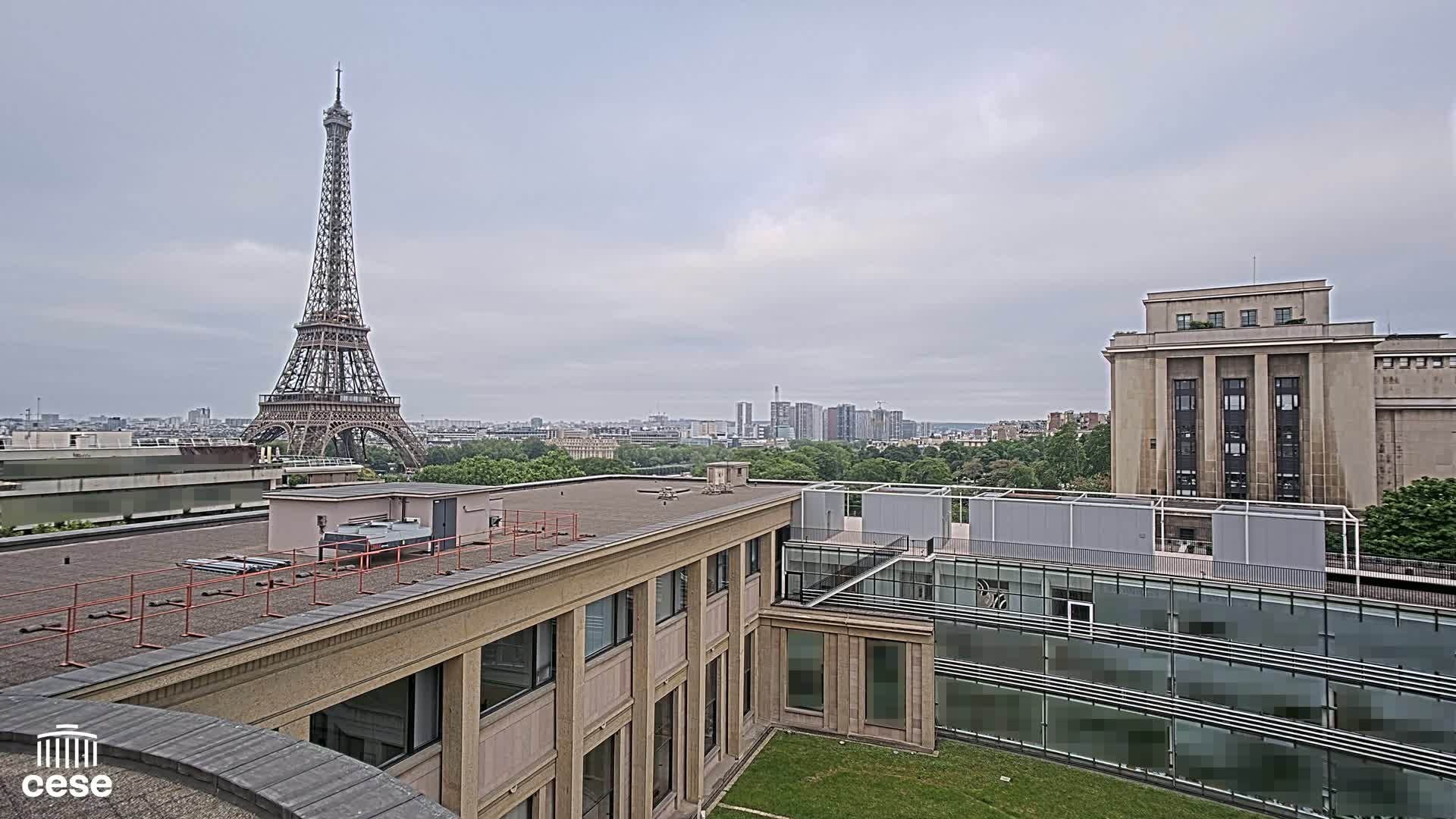 Paris, Eiffel Tower View from Palace of Jena (Palais d'Iena) Live Cam -  Paris, Métropole du Grand Paris,  Île-de-France, France