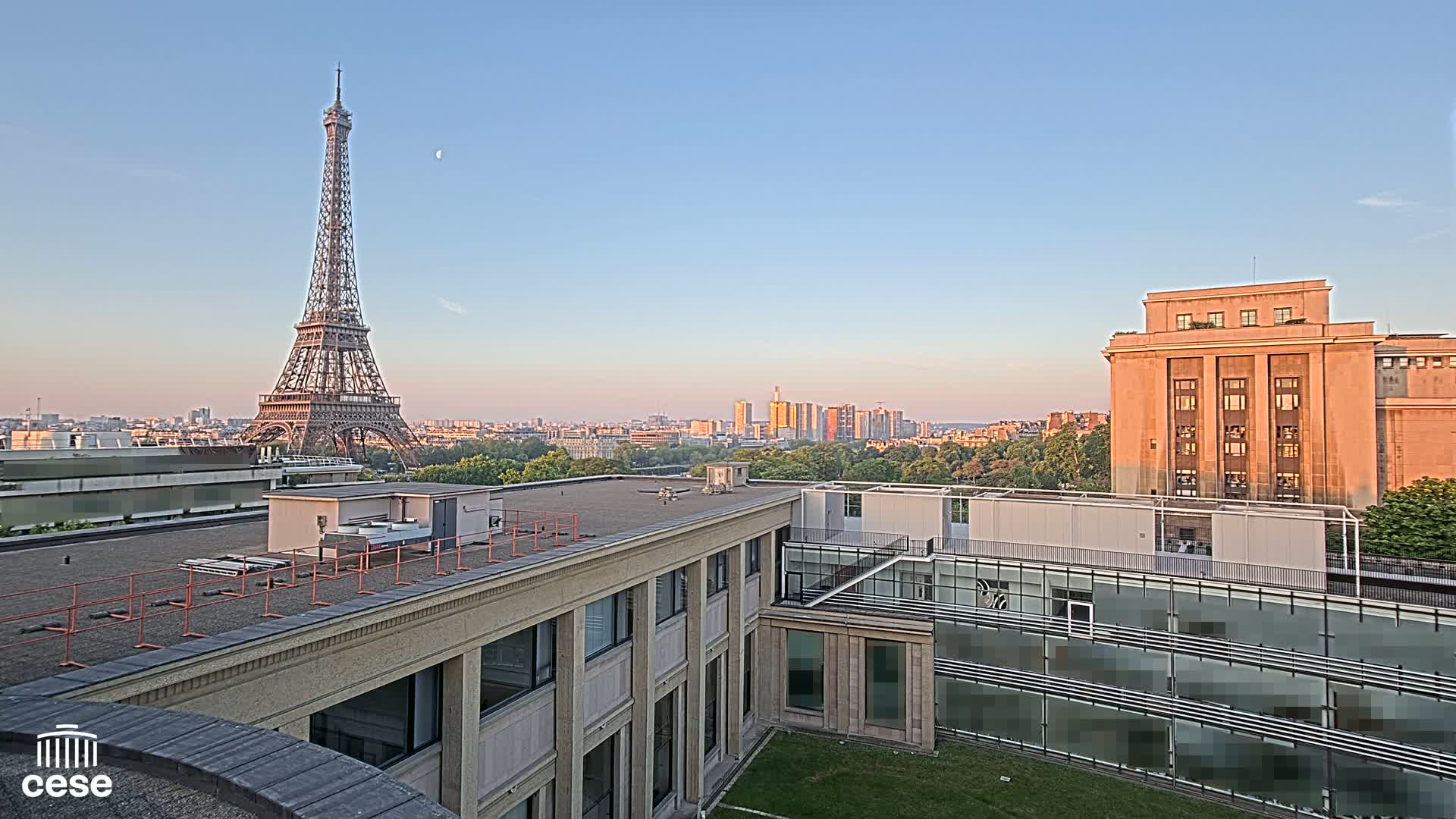 Paris, Eiffel Tower View from Palace of Jena (Palais d'Iena) Live Cam -  Paris, Métropole du Grand Paris,  Île-de-France, France