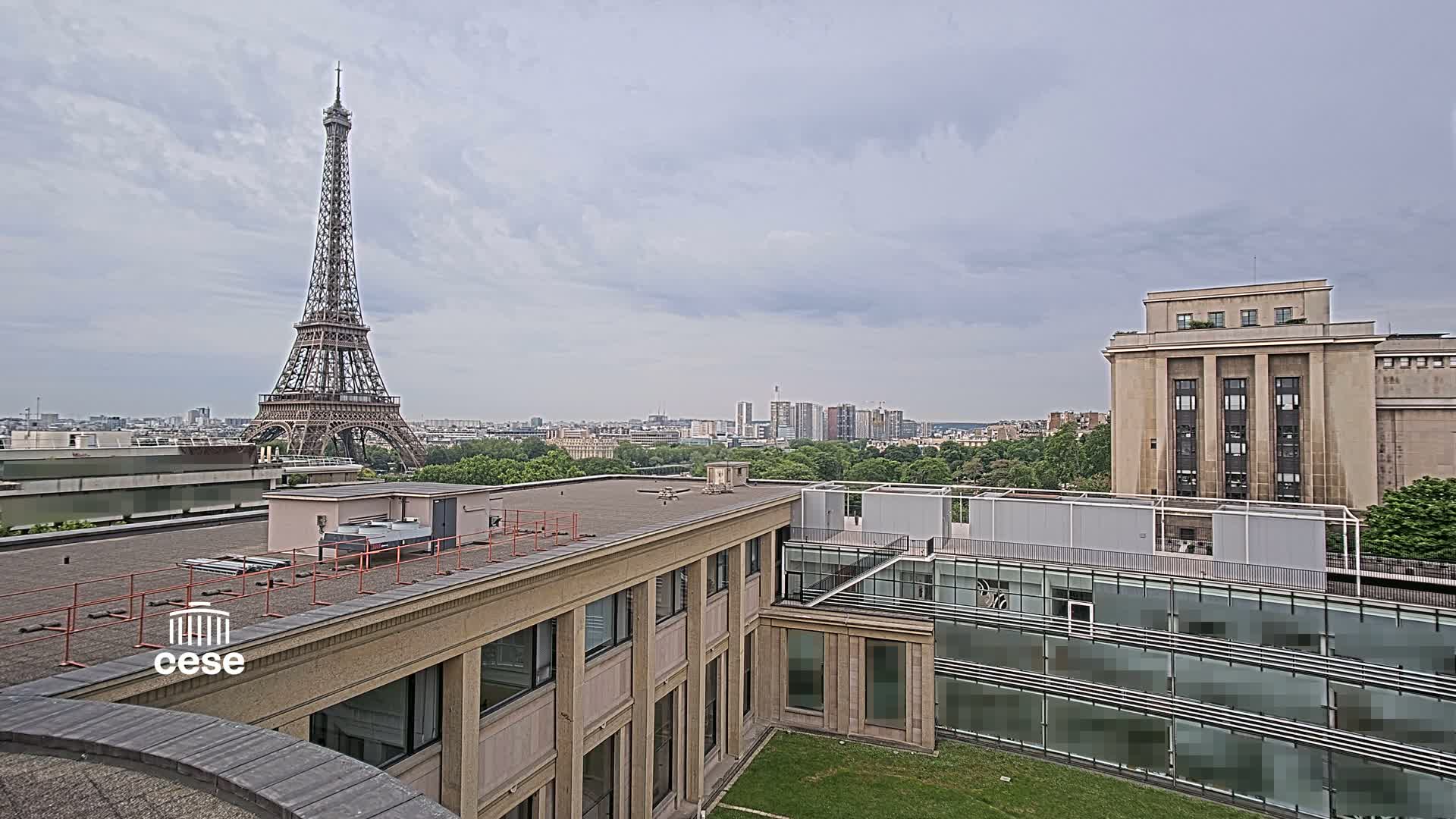 Paris, Eiffel Tower View from Palace of Jena (Palais d'Iena) Live Cam -  Paris, Métropole du Grand Paris,  Île-de-France, France