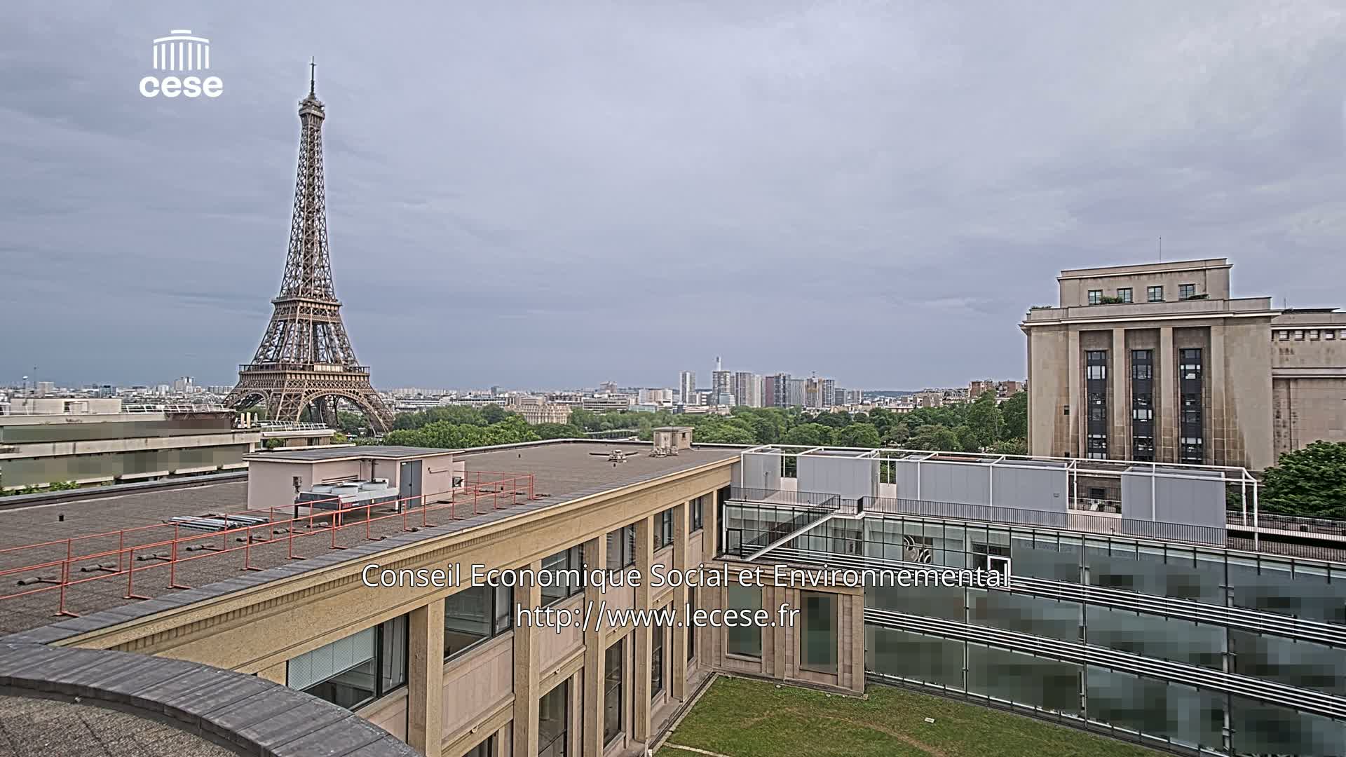 Paris, Eiffel Tower View from Palace of Jena (Palais d'Iena) Live Cam -  Paris, Métropole du Grand Paris,  Île-de-France, France