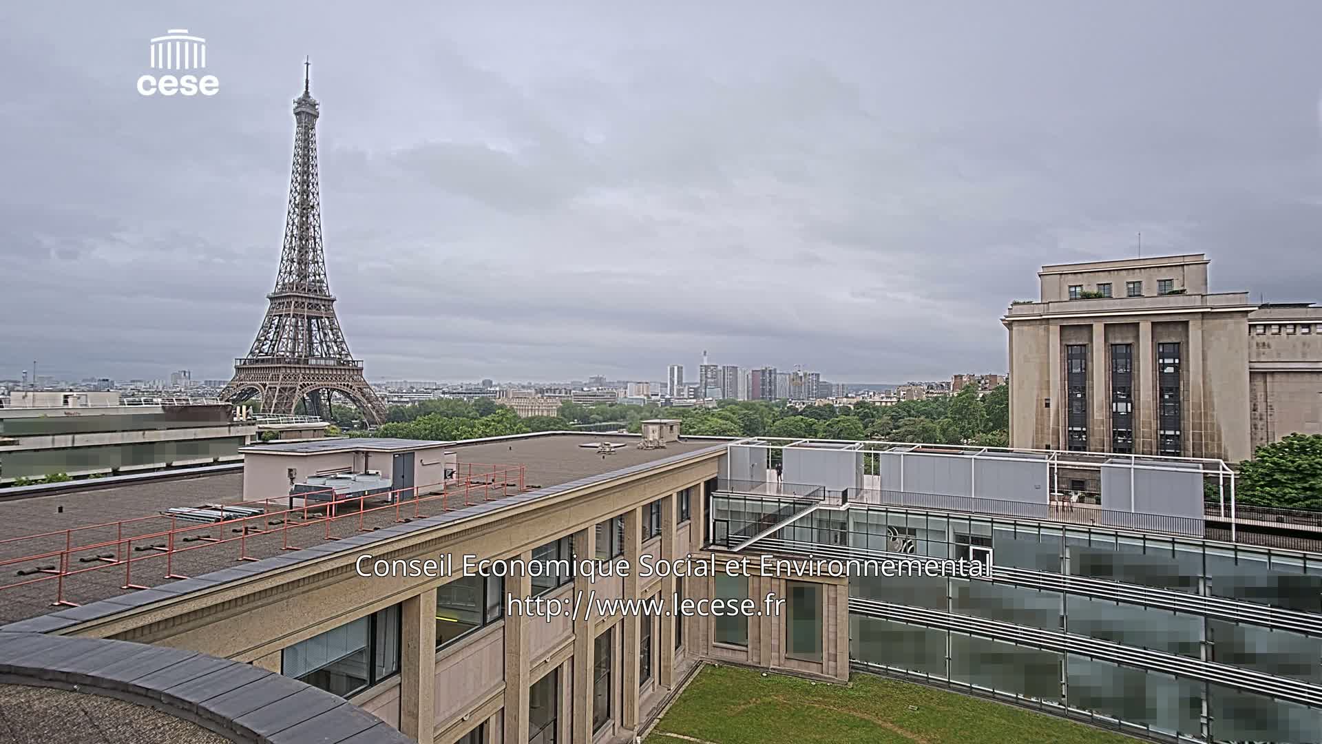 Paris, Eiffel Tower View from Palace of Jena (Palais d'Iena) Live Cam -  Paris, Métropole du Grand Paris,  Île-de-France, France