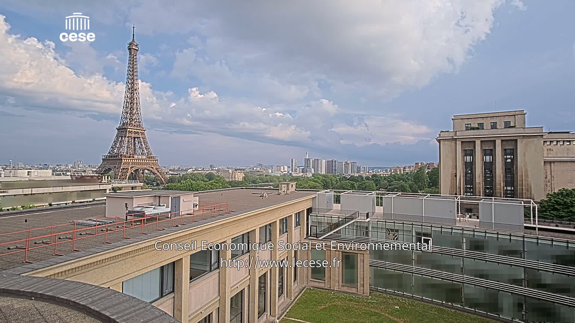 Paris, Eiffel Tower View from Palace of Jena (Palais d'Iena) Live Cam -  Paris, Métropole du Grand Paris,  Île-de-France, France