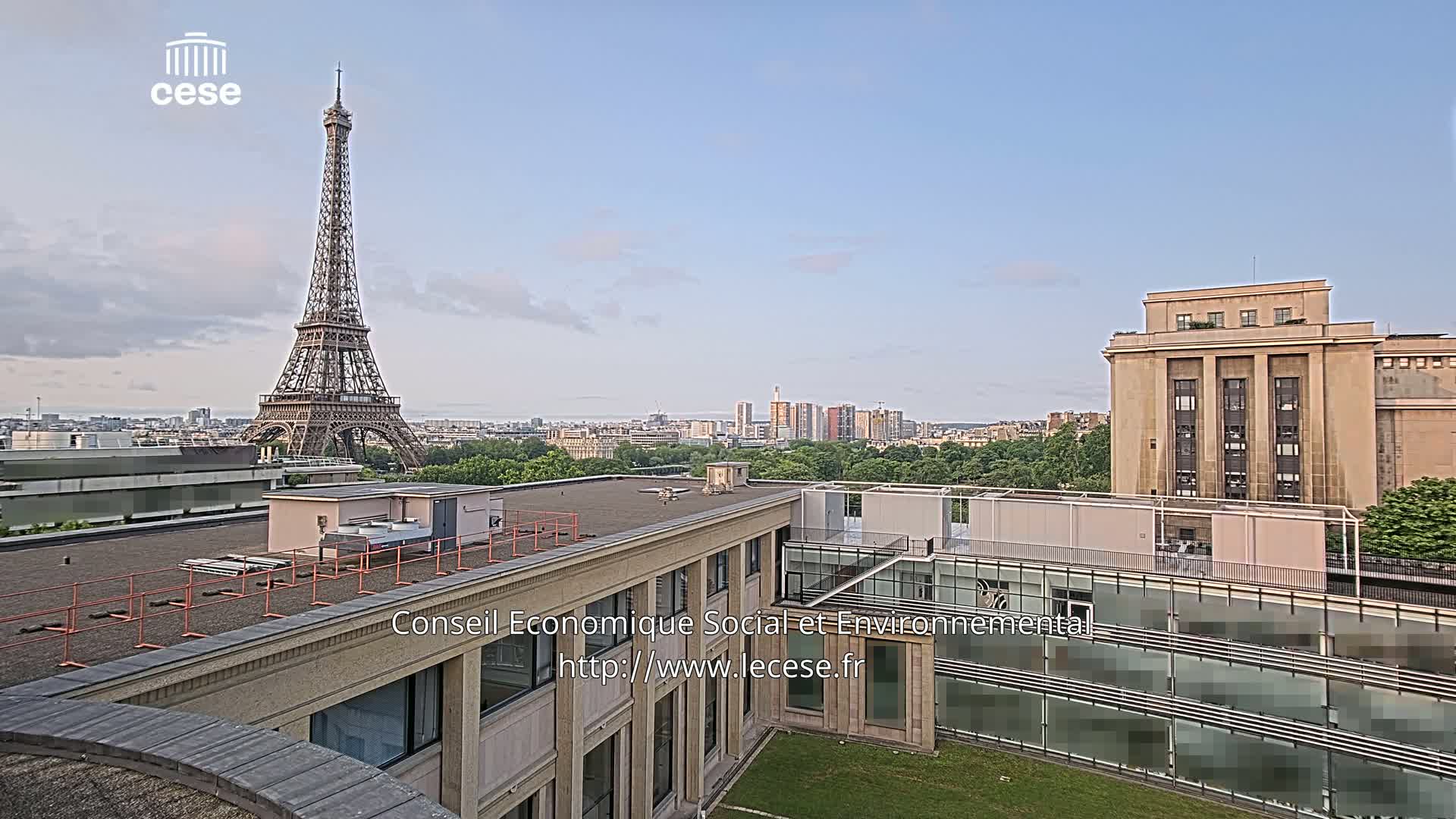 Paris, Eiffel Tower View from Palace of Jena (Palais d'Iena) Live Cam -  Paris, Métropole du Grand Paris,  Île-de-France, France