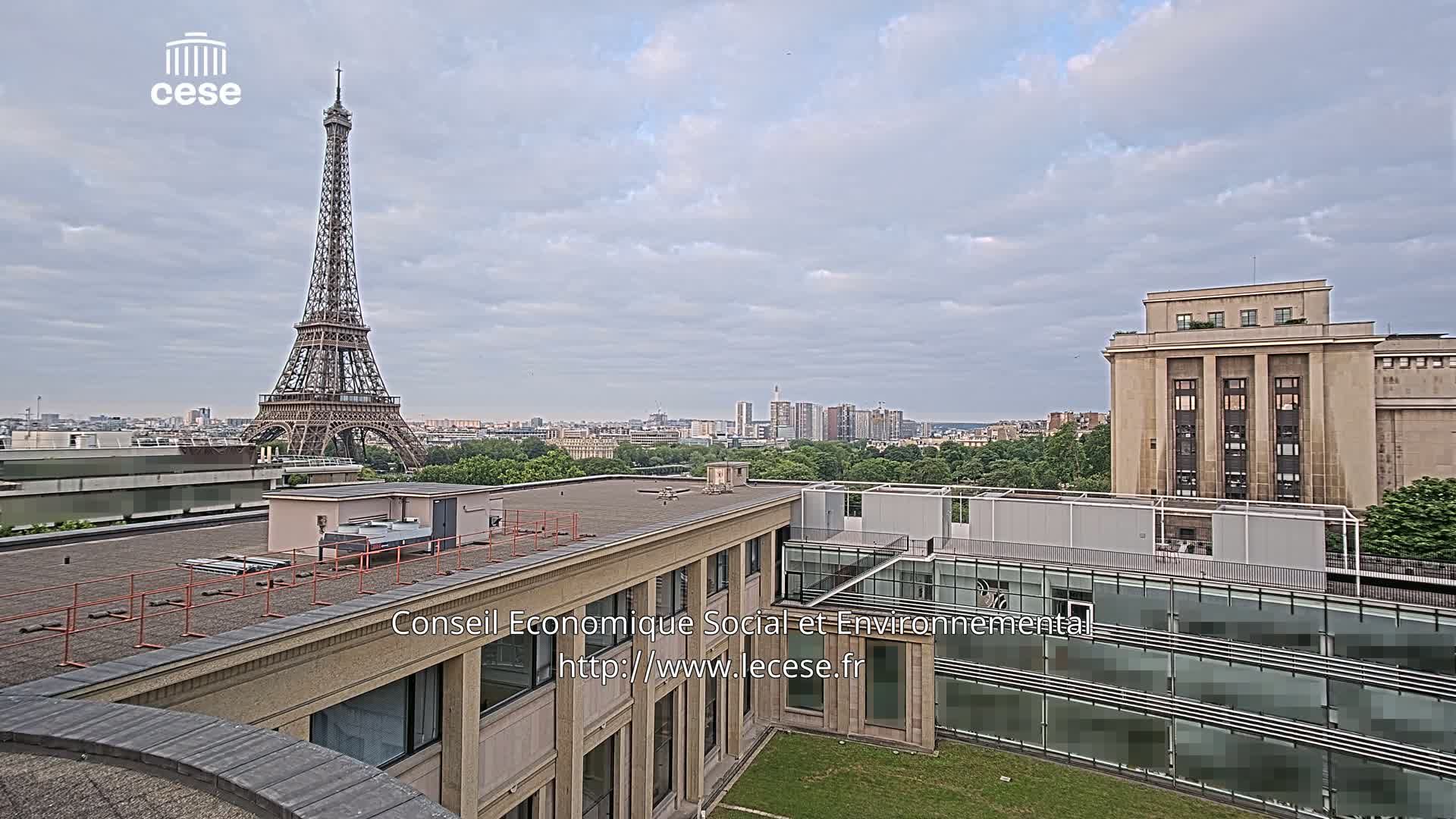 Paris, Eiffel Tower View from Palace of Jena (Palais d'Iena) Live Cam -  Paris, Métropole du Grand Paris,  Île-de-France, France